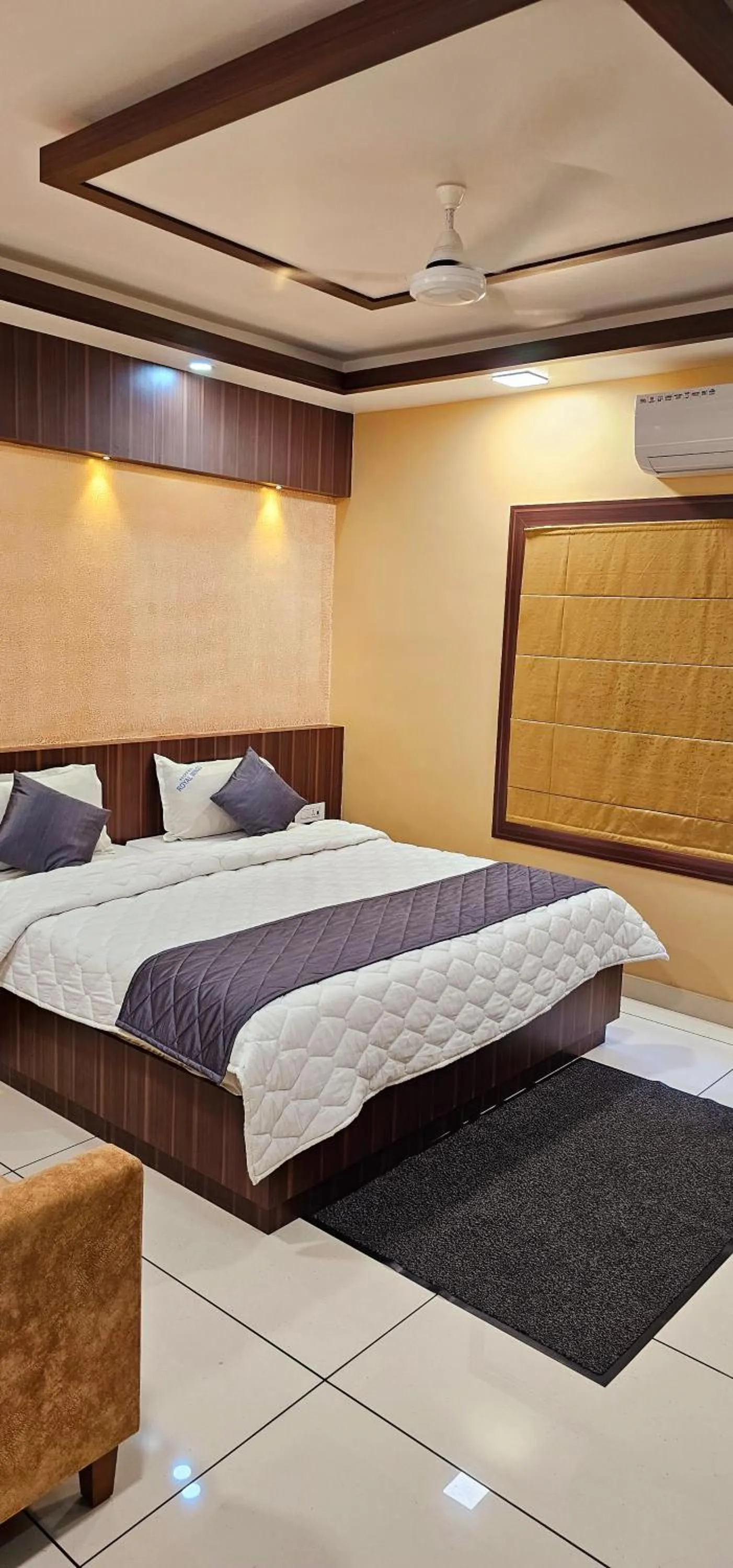 Bed in Hotel Royal Wings