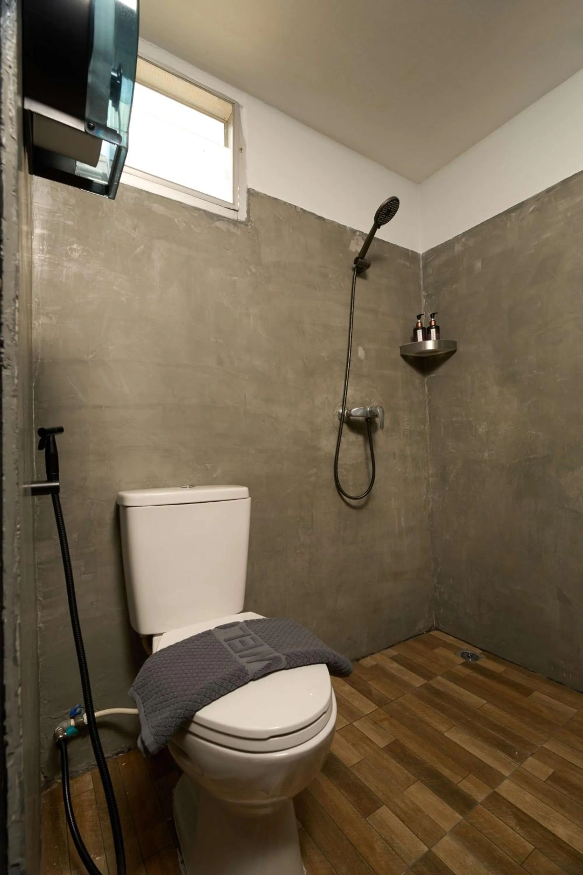 Toilet in Thapae60 Mini Hotel