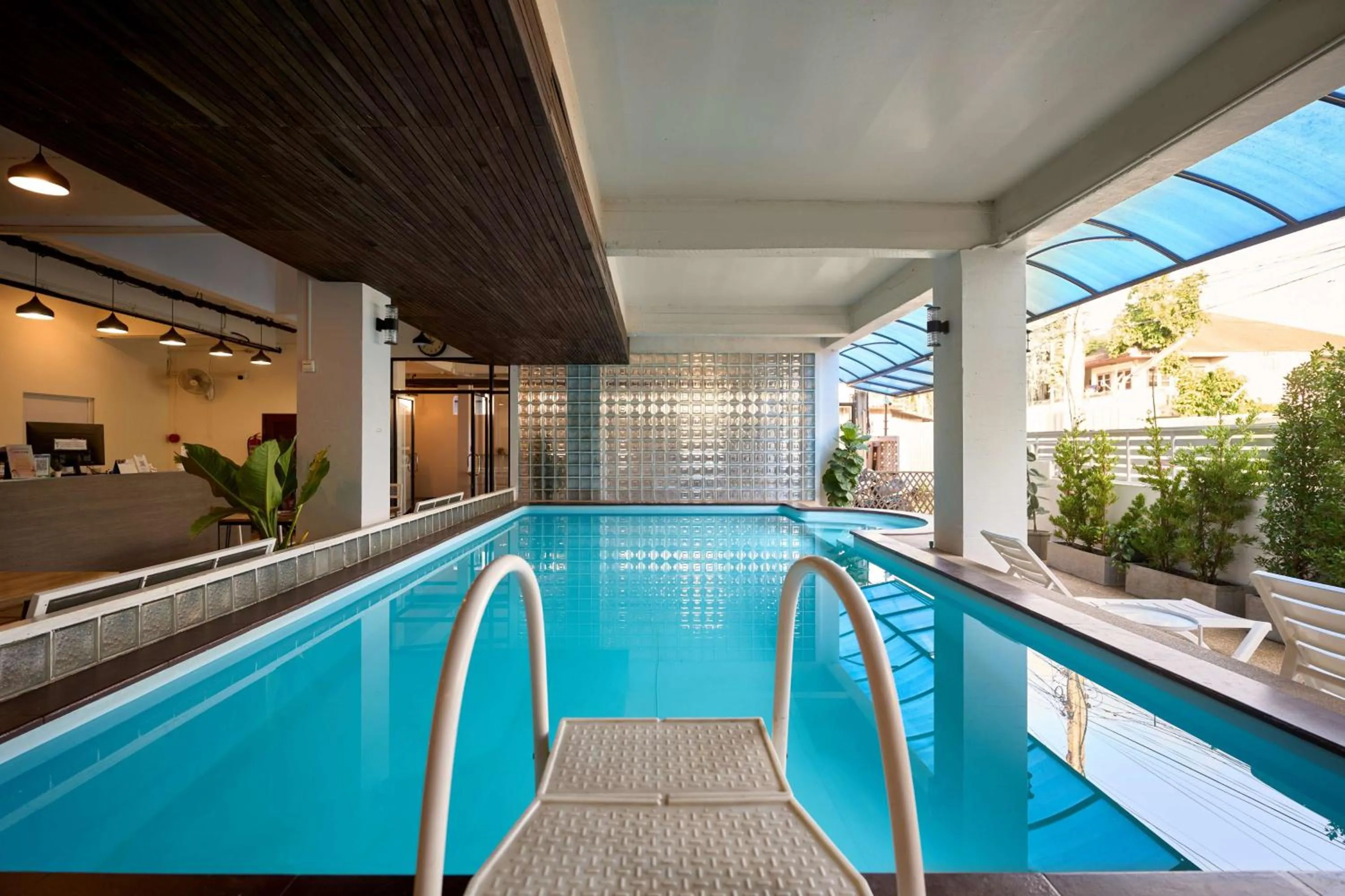 Swimming pool in Thapae60 Mini Hotel