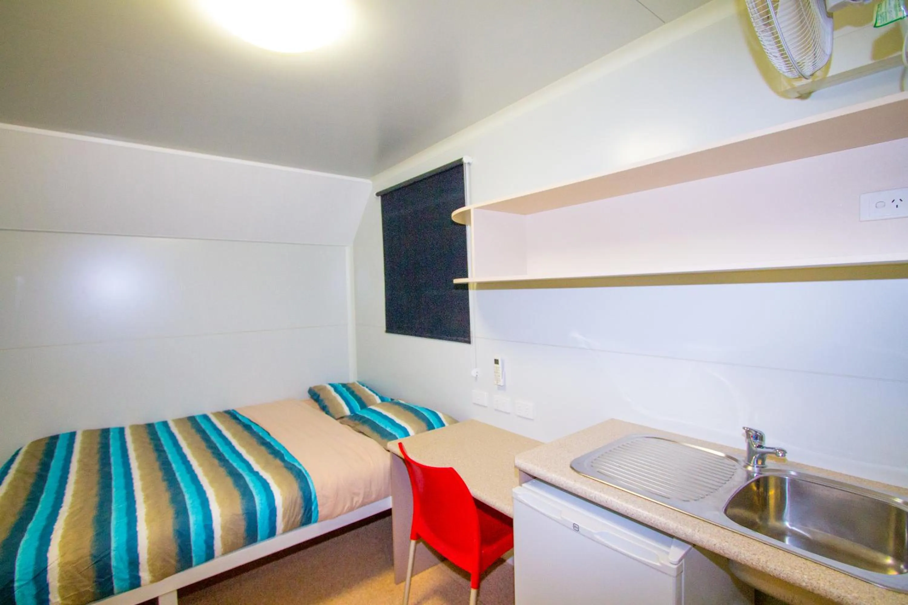 Photo of the whole room, Bed in Meekatharra Accommodation Centre