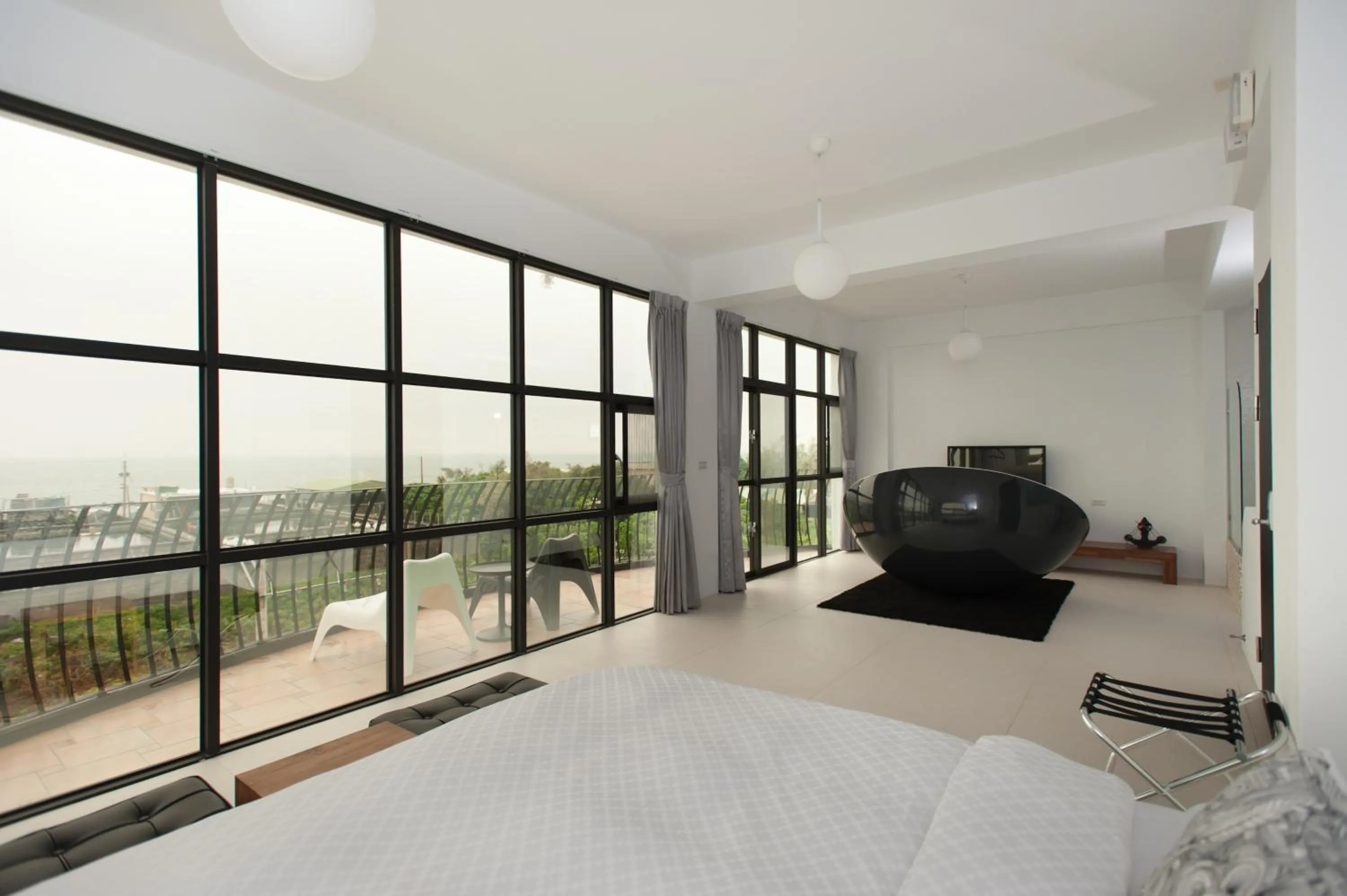 Photo of the whole room, Bed in Discovery B&B