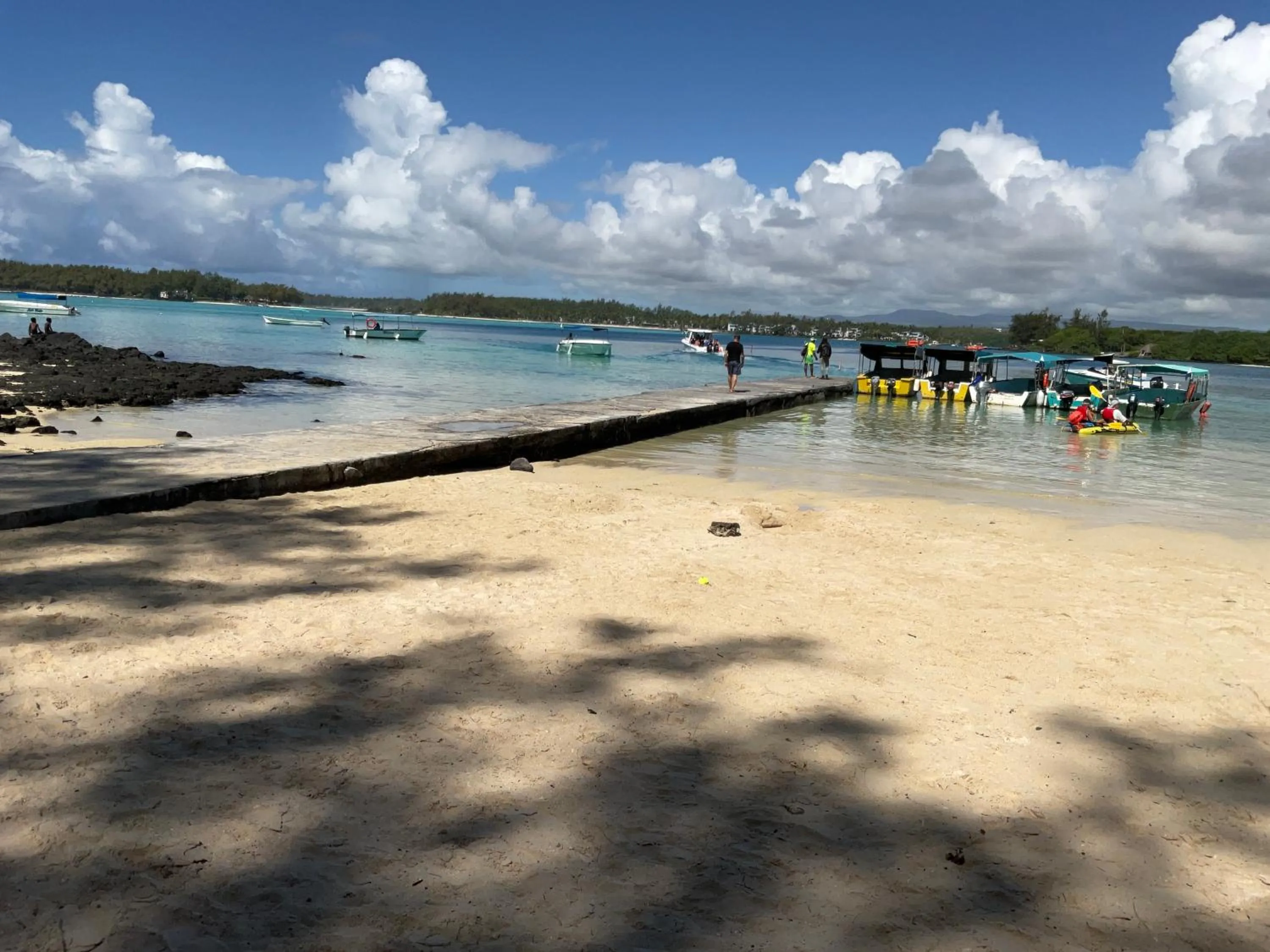 Beach in Blue Bay Holiday Resort