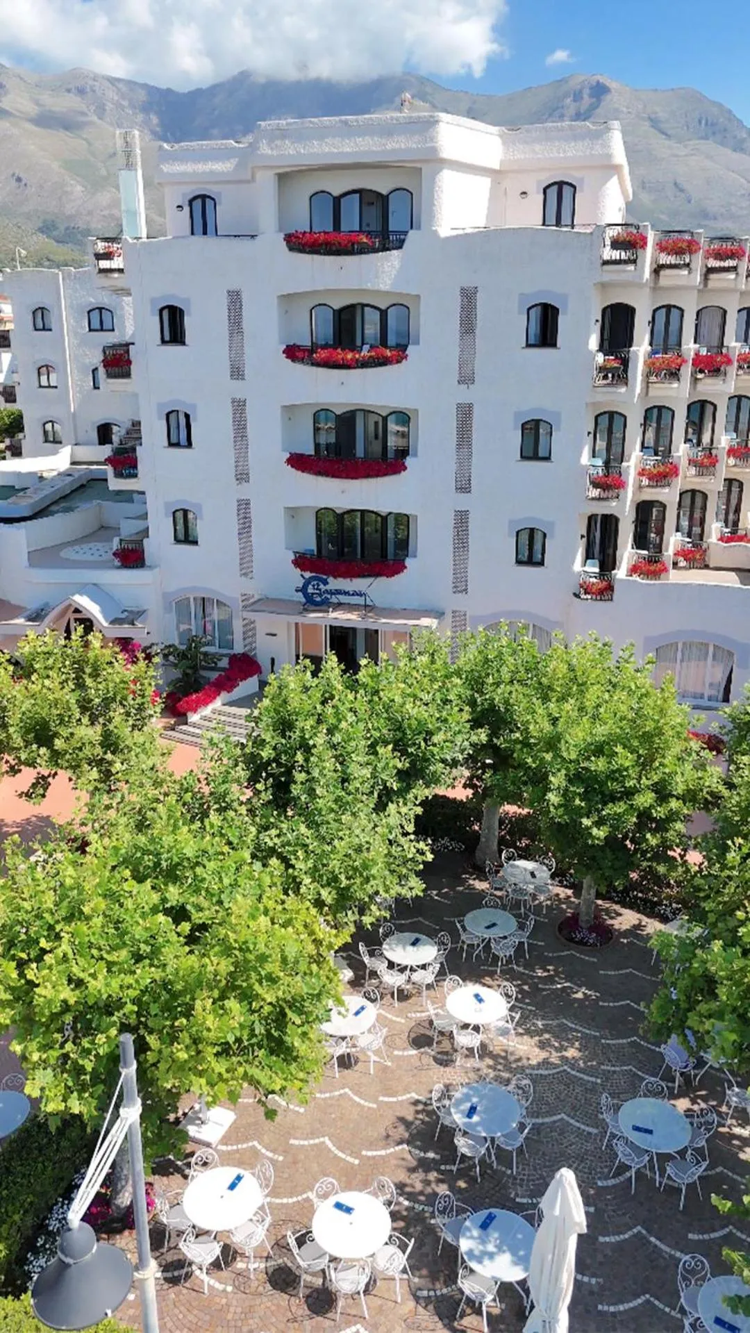 Property building in BAJAMAR BEACH HOTEL