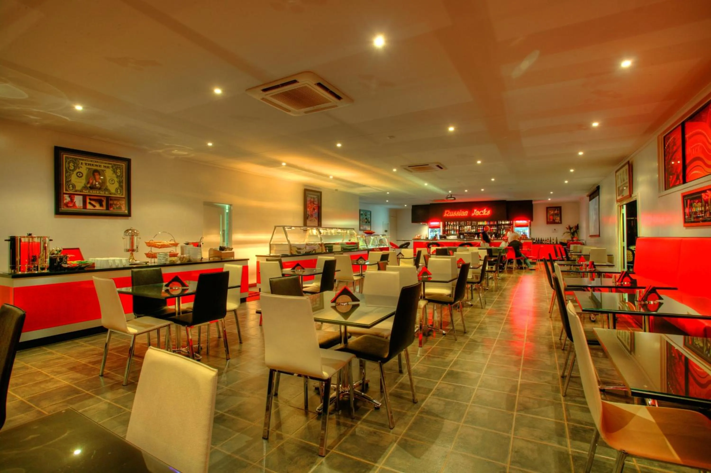 Restaurant/places to eat in Halls Creek Motel