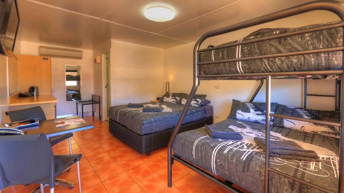Bedroom, Bed in Halls Creek Motel