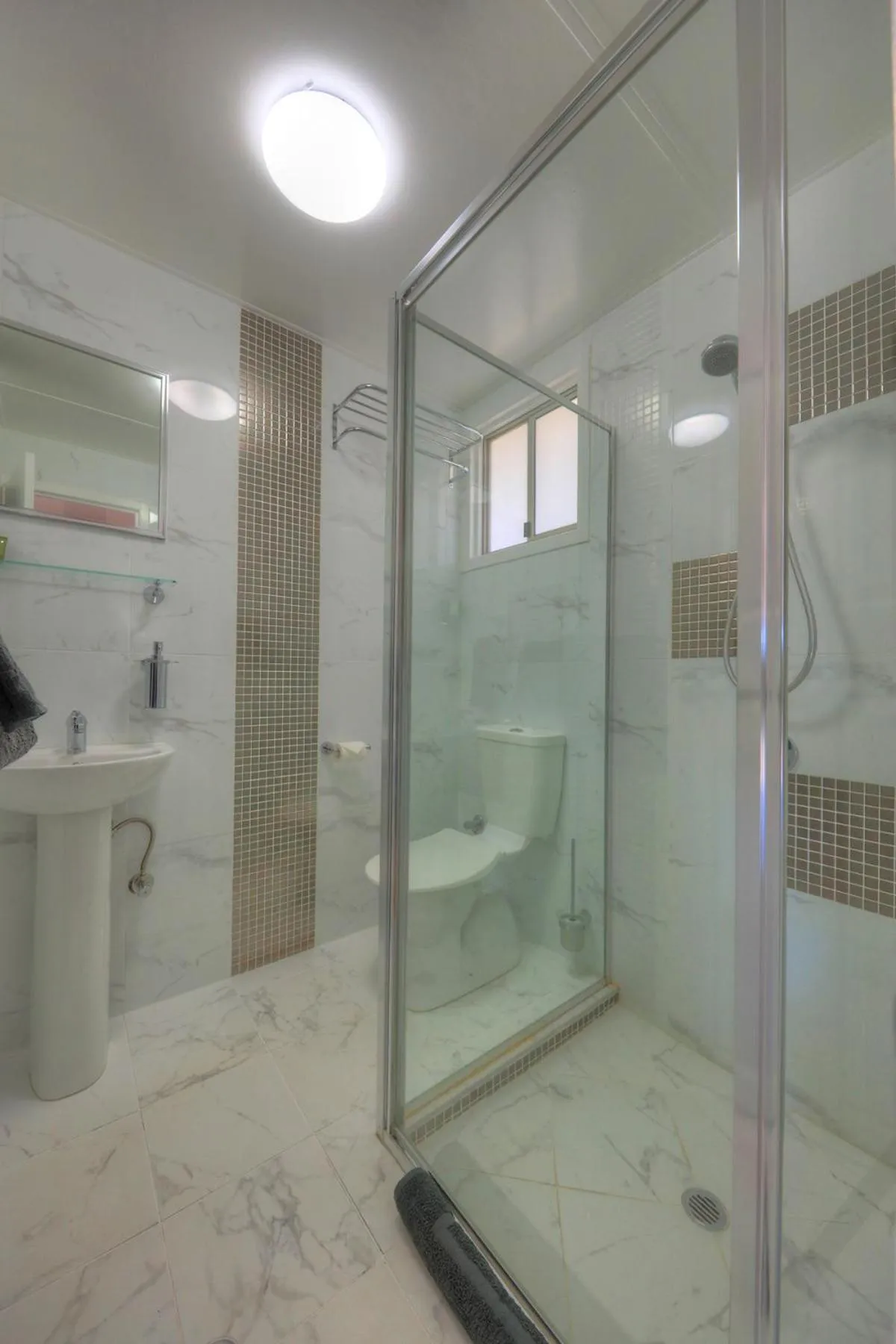 Bathroom in Halls Creek Motel