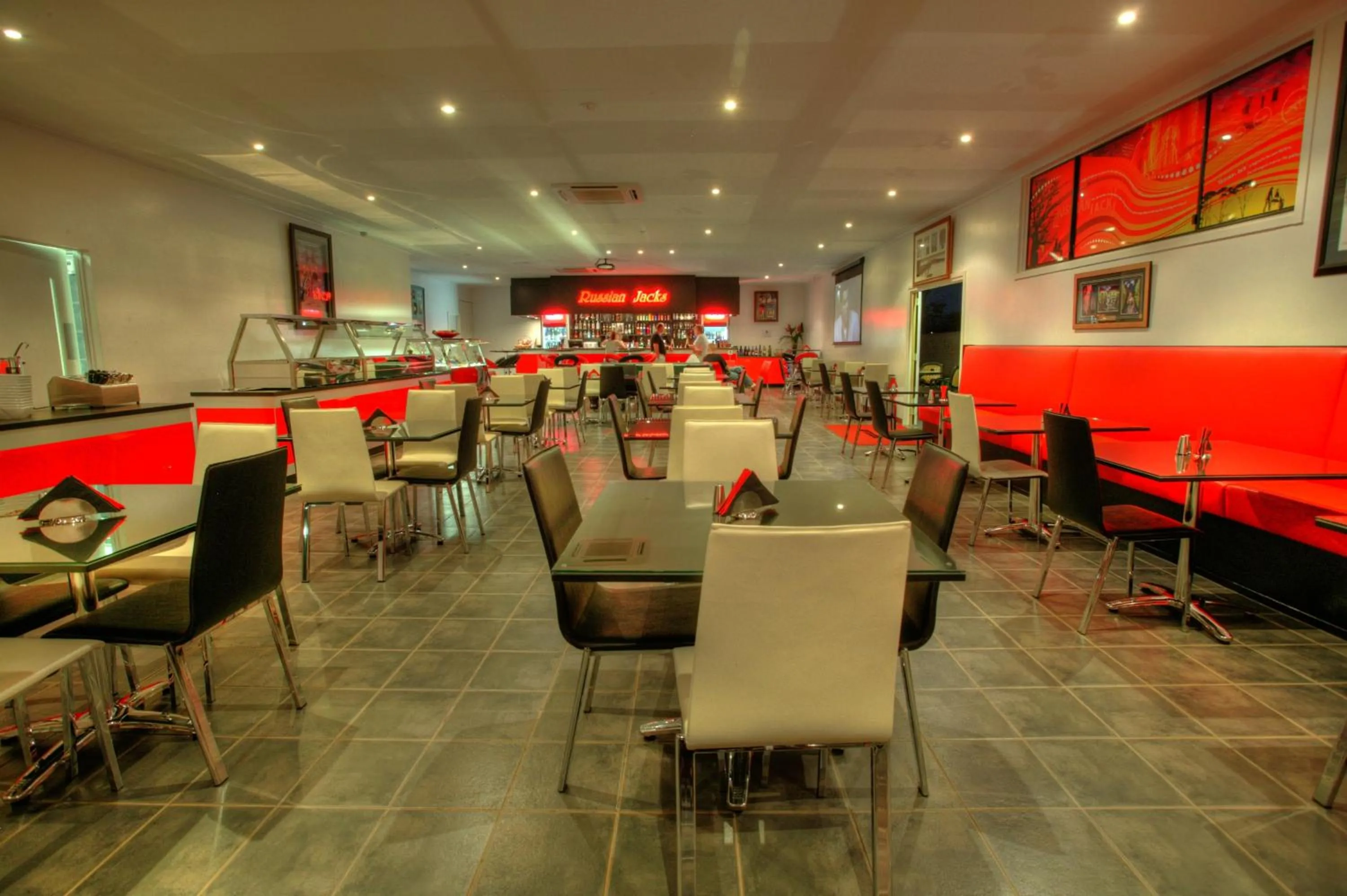 Restaurant/places to eat in Halls Creek Motel