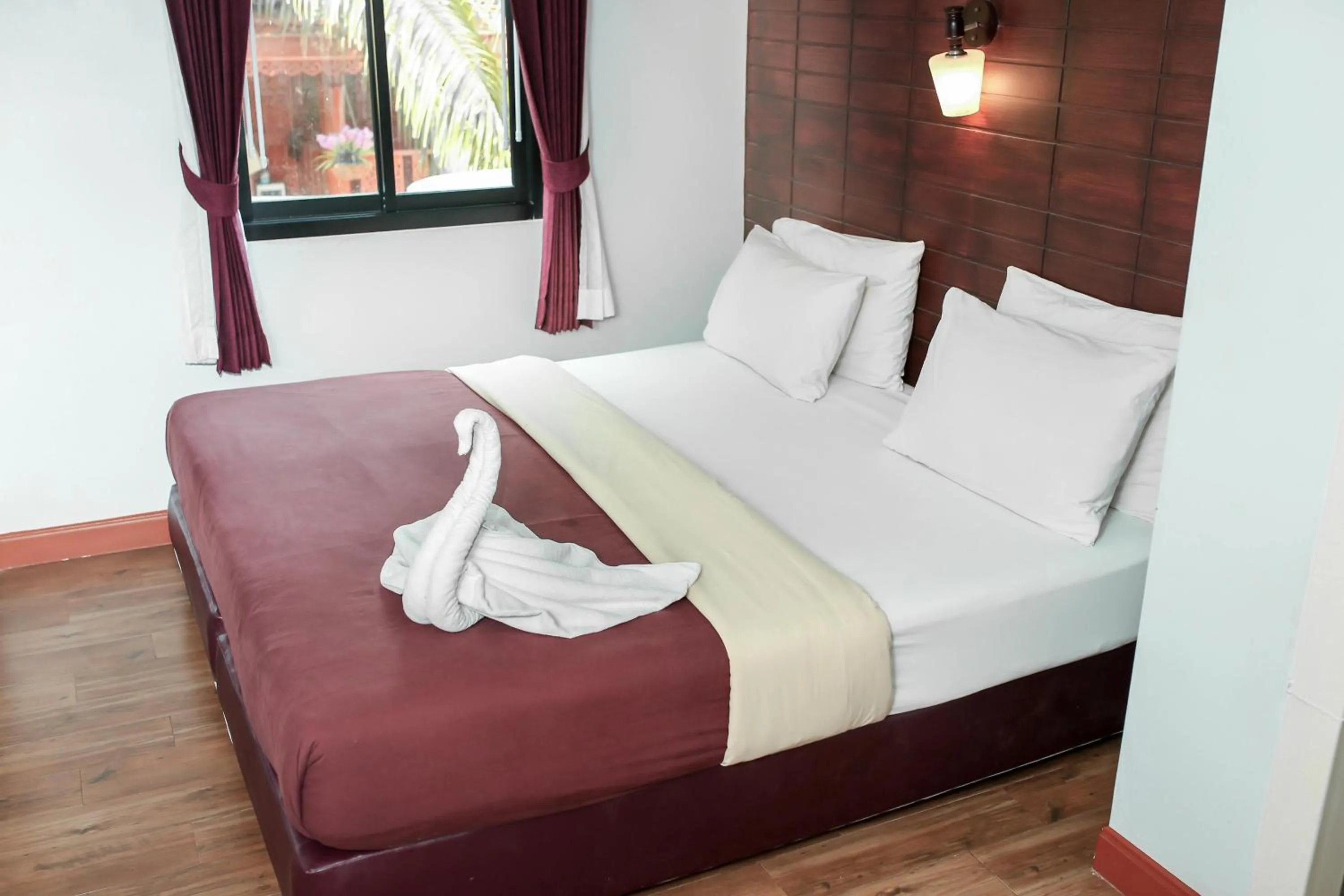 Bed in Sinsamut Koh Samed