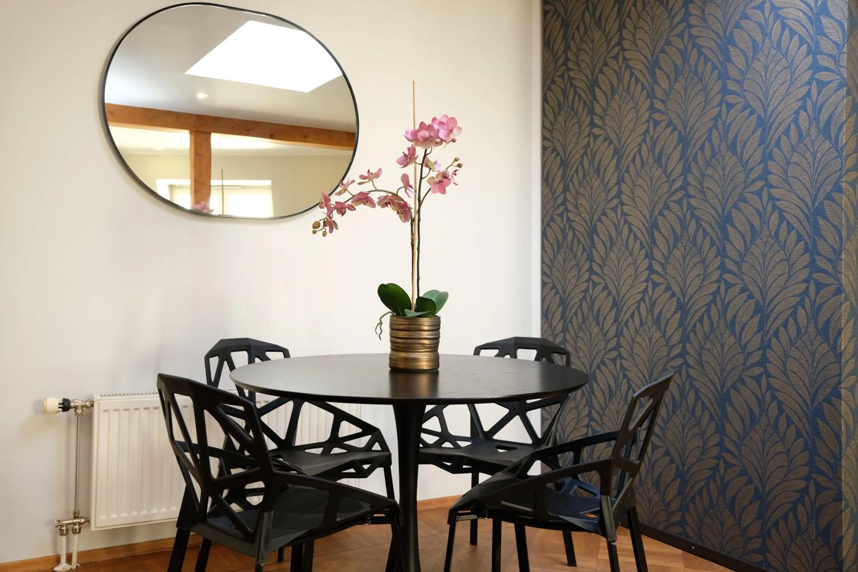 Dining area in Tallinn City Apartments Old Town Toompea