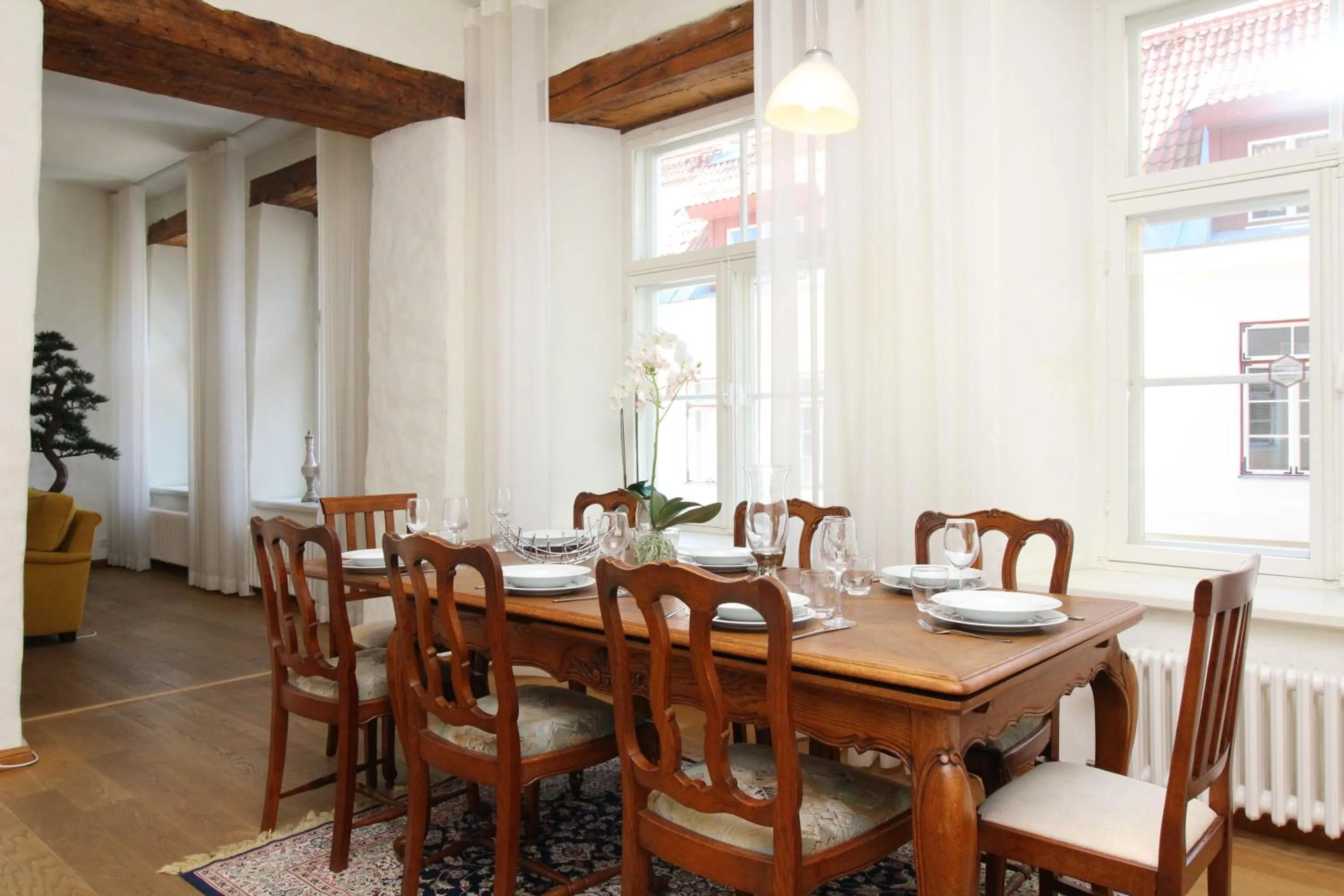Dining area in Tallinn City Apartments Old Town Toompea