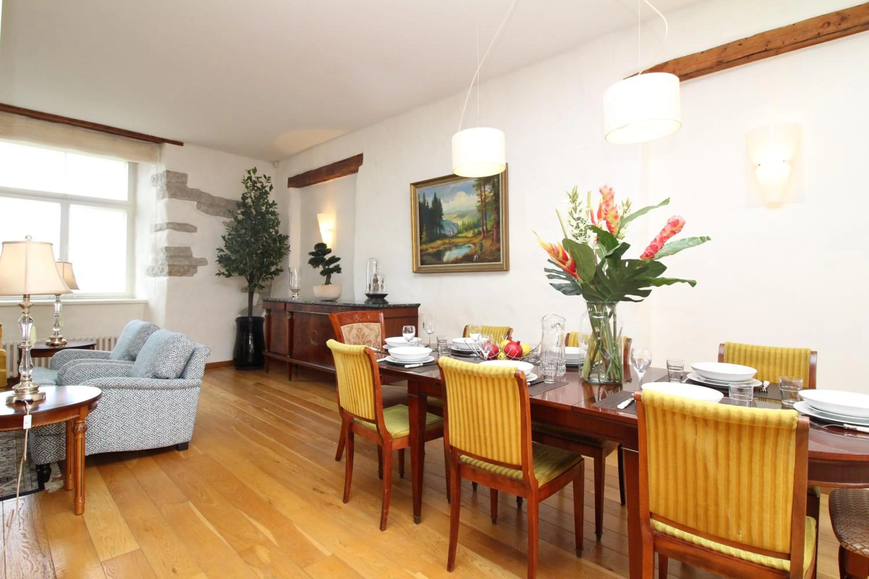 Dining area in Tallinn City Apartments Old Town Toompea