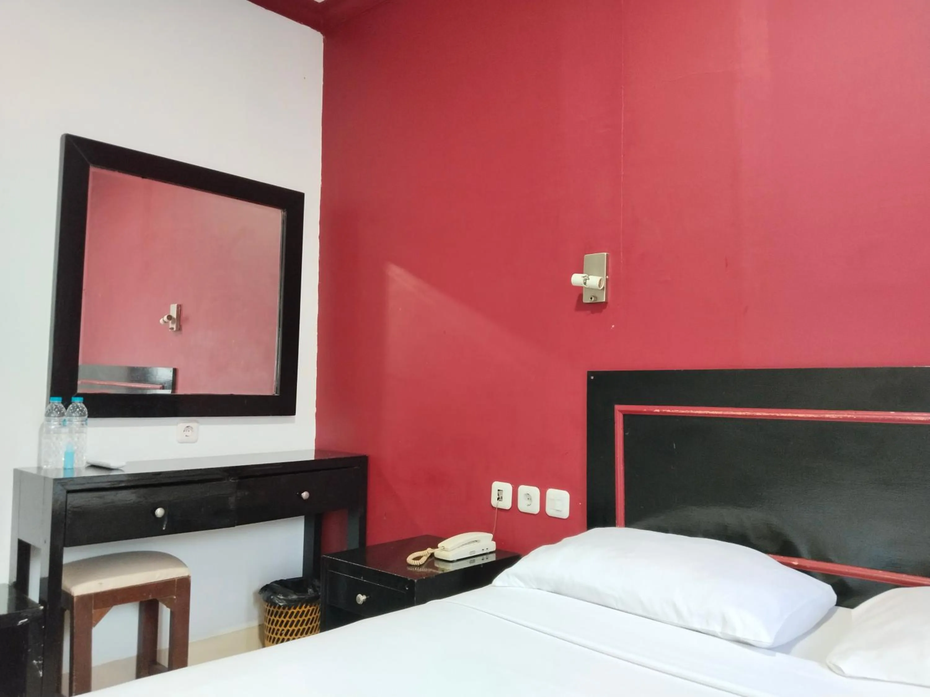 Bed in Metro Hotel Bekasi powered by Cocotel