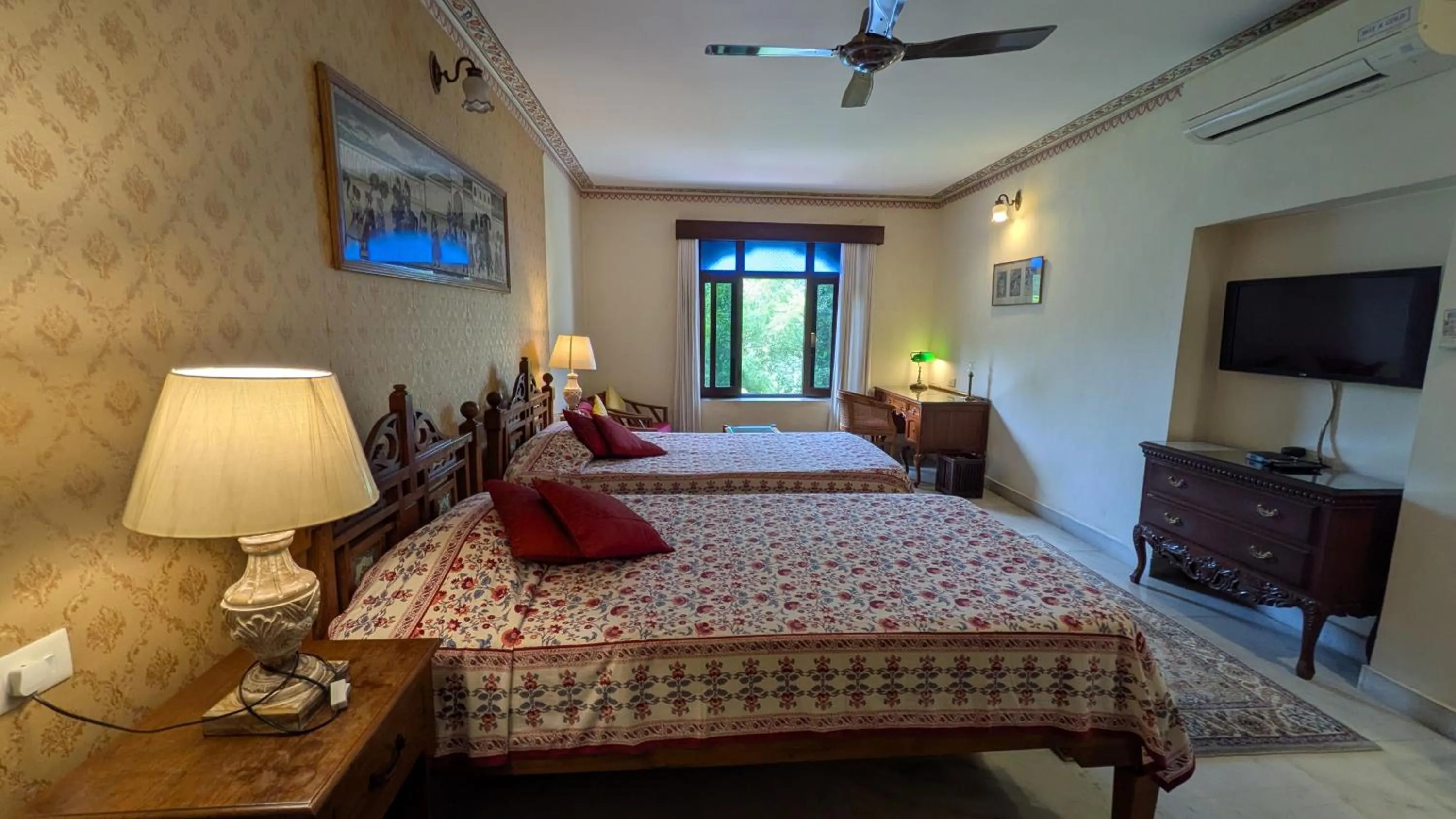 Bed in Hotel Meghniwas