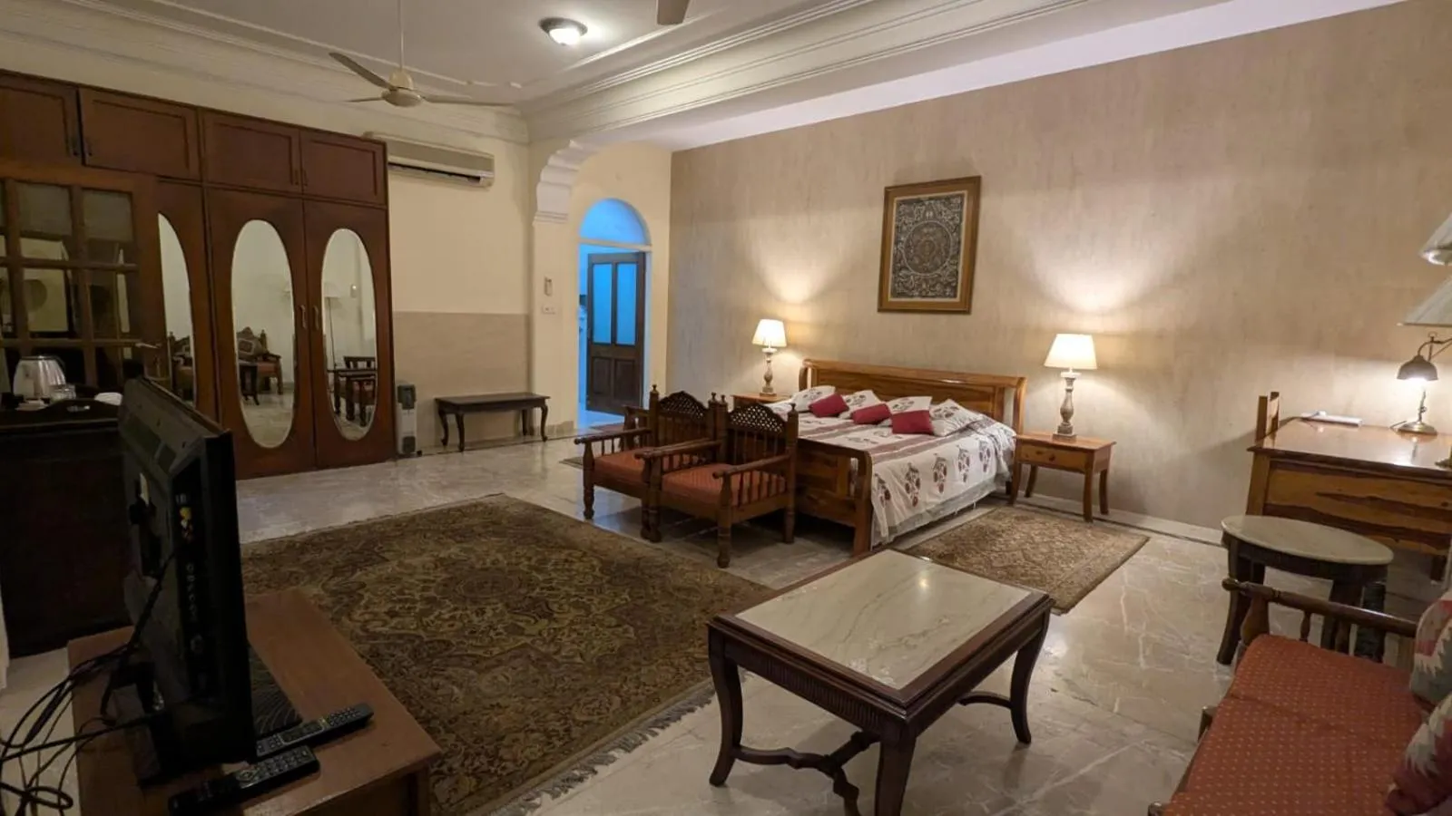 Bed in Hotel Meghniwas