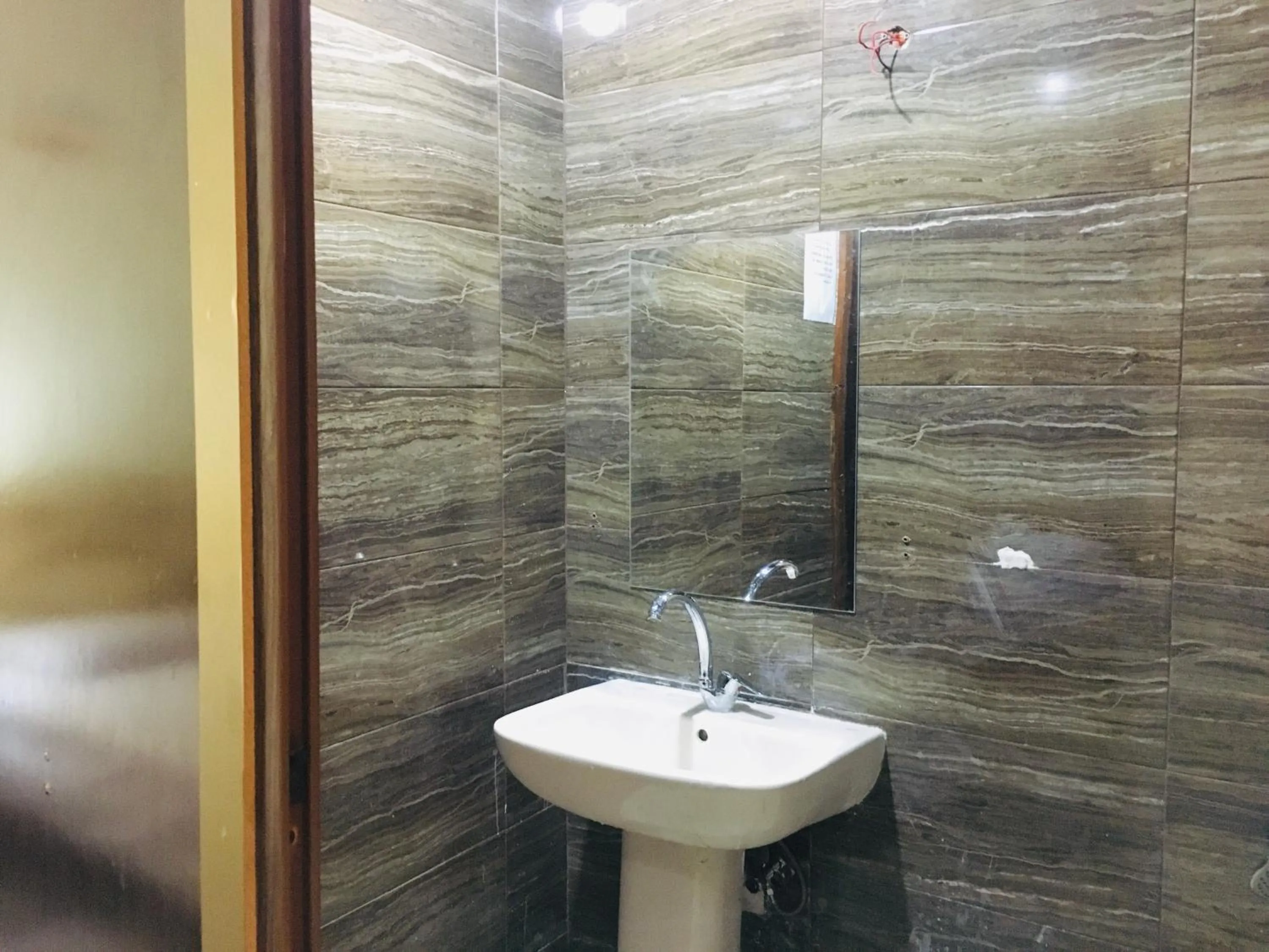 Shower in Bella Casa hostel