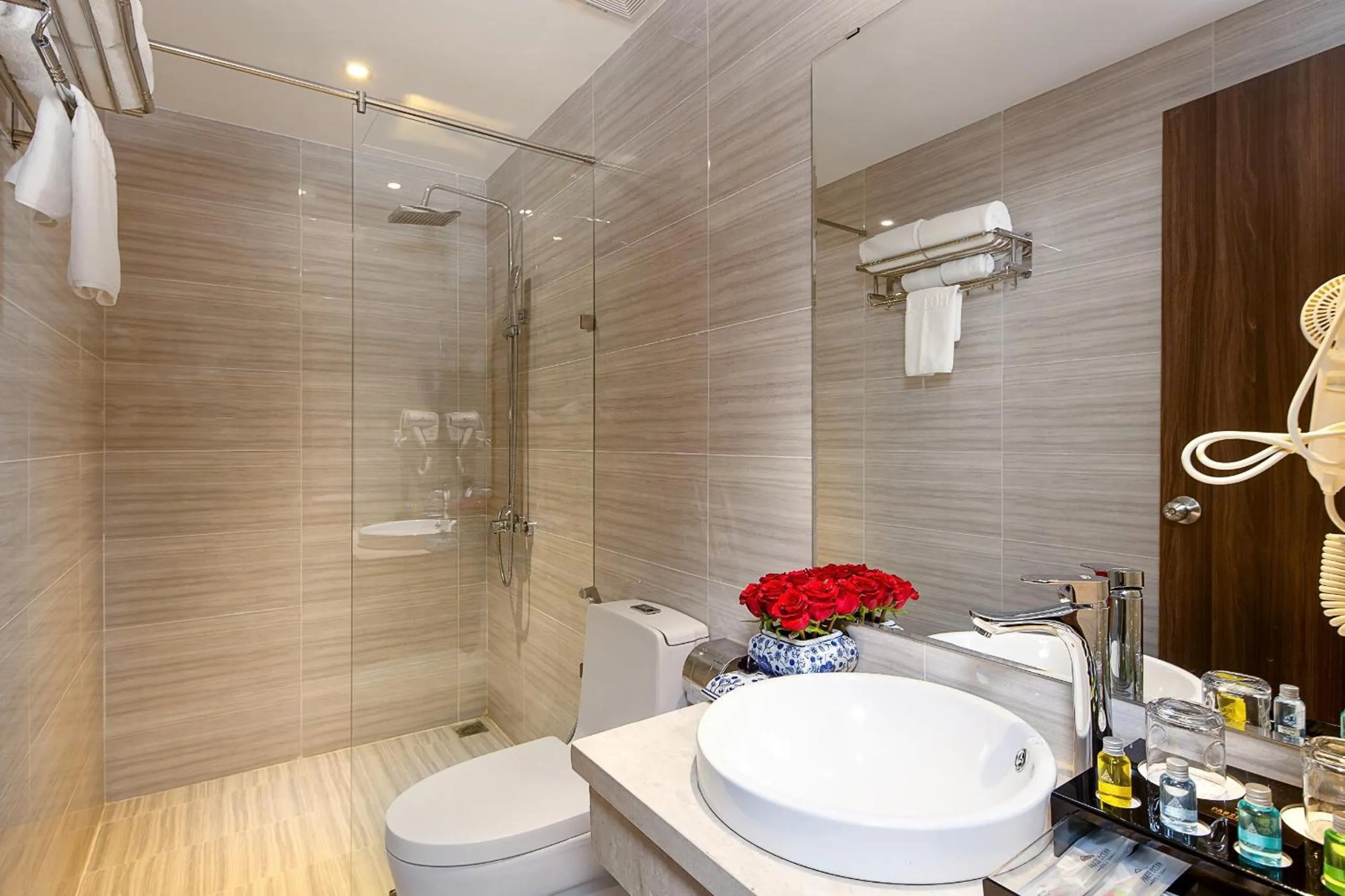 Shower in TGT BEACH HOTEL