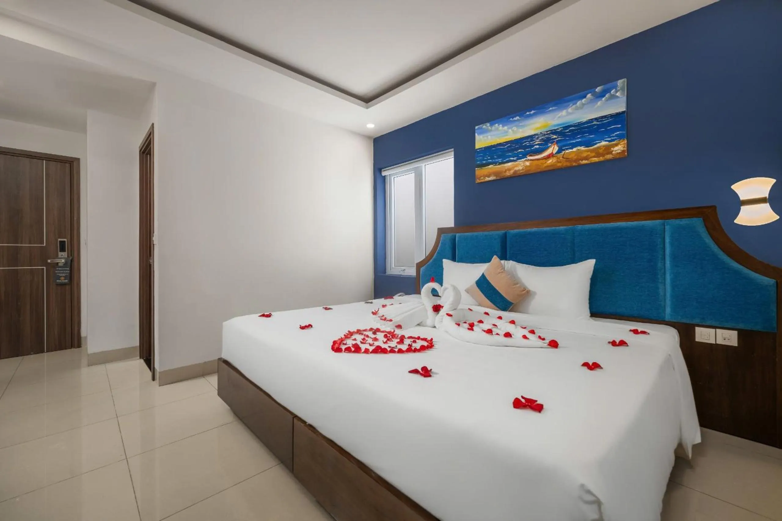 Bedroom, Bed in TGT BEACH HOTEL
