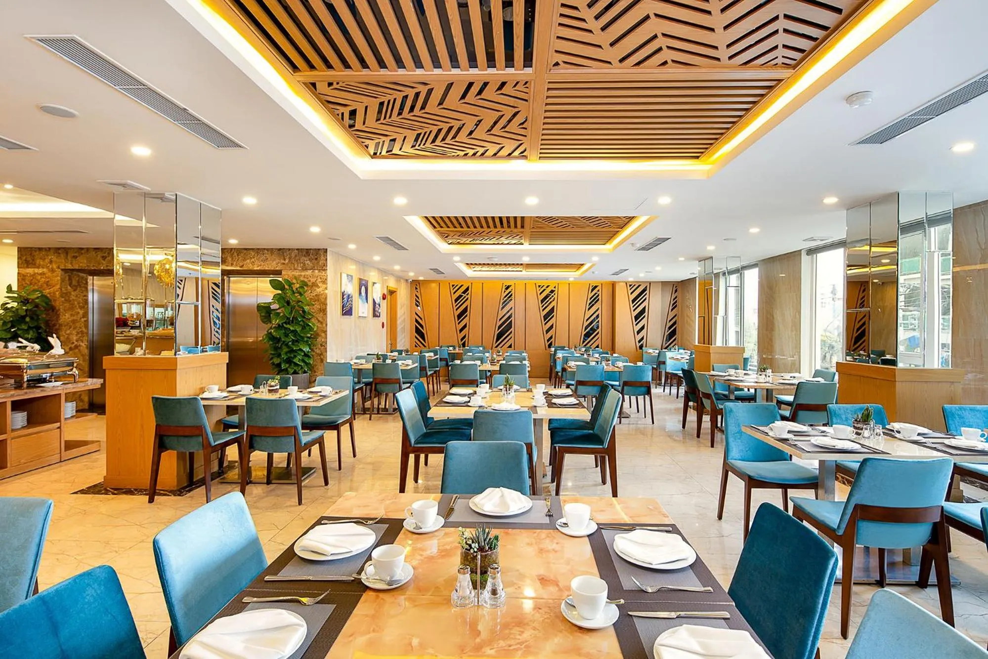 Restaurant/places to eat in TGT BEACH HOTEL