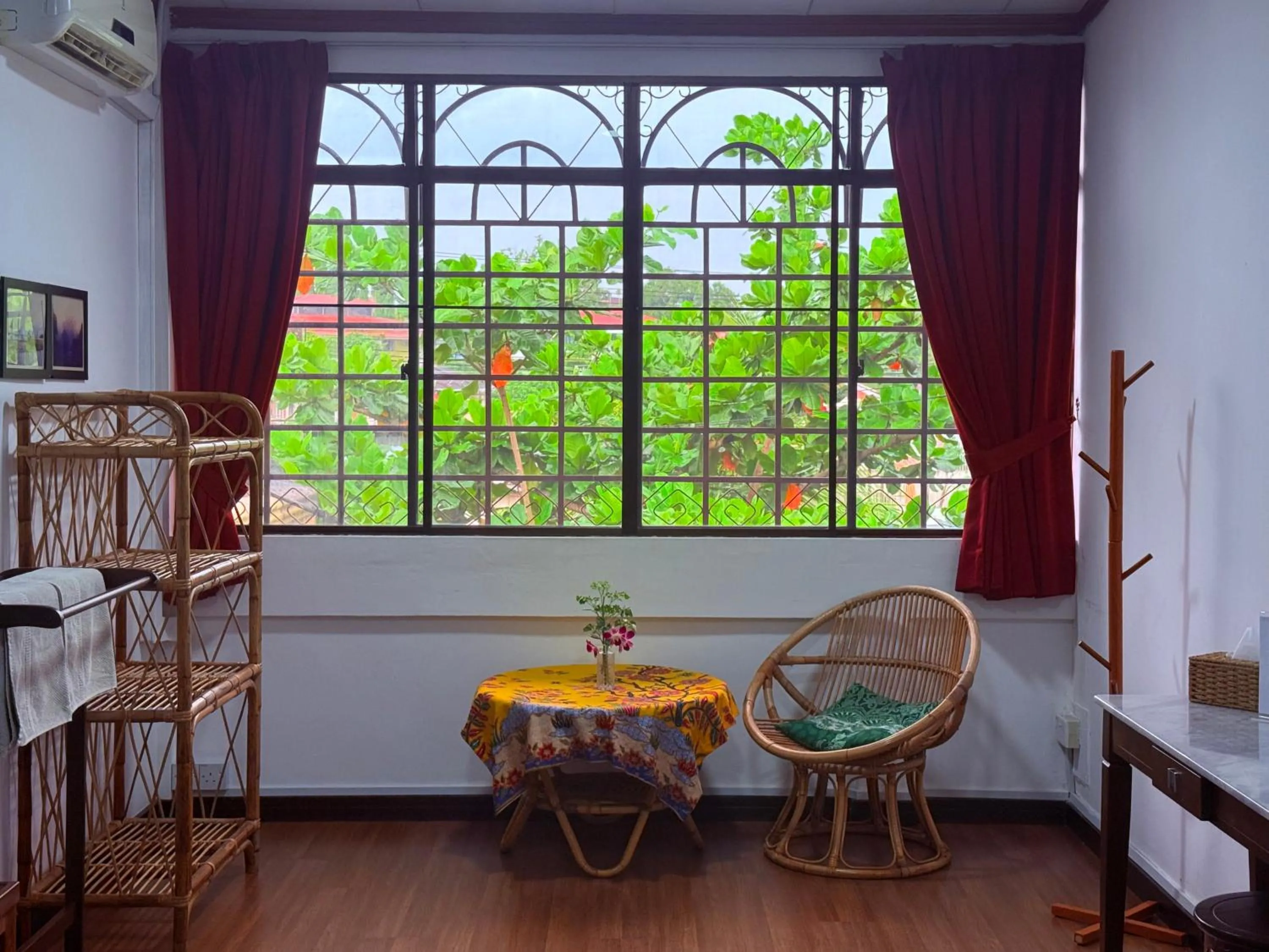 HAKS Boutique B&B with Pool & Farm-to-Table Dining