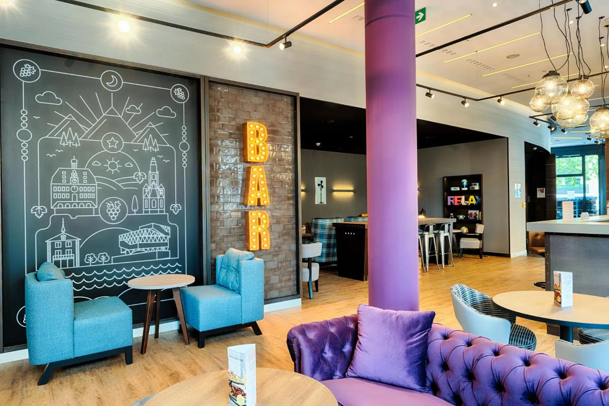 Lounge or bar in Mercure Hotel Heilbronn