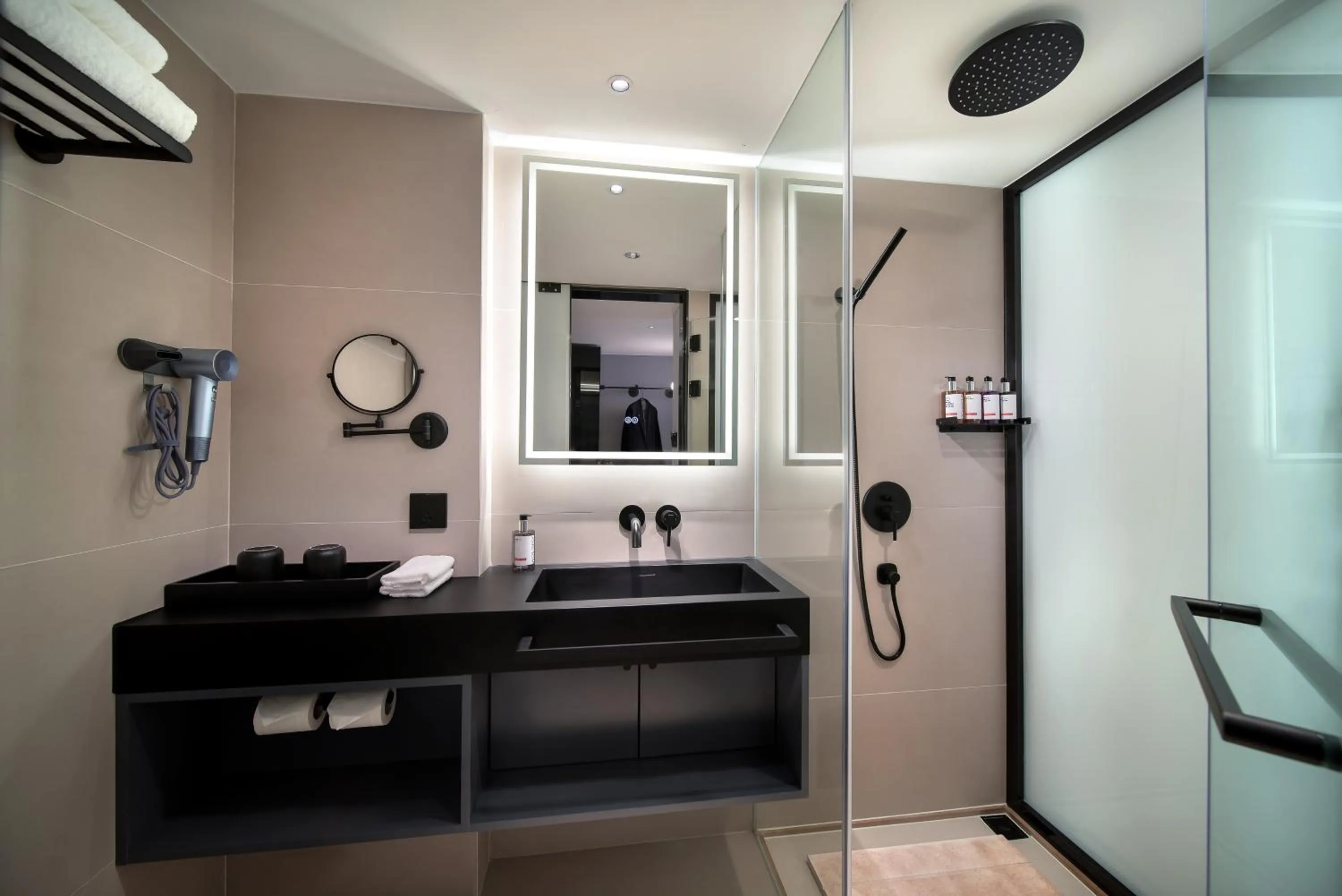 Toilet in CYBO Station SSAW Shangpin Hotel Luohu Shenzhen