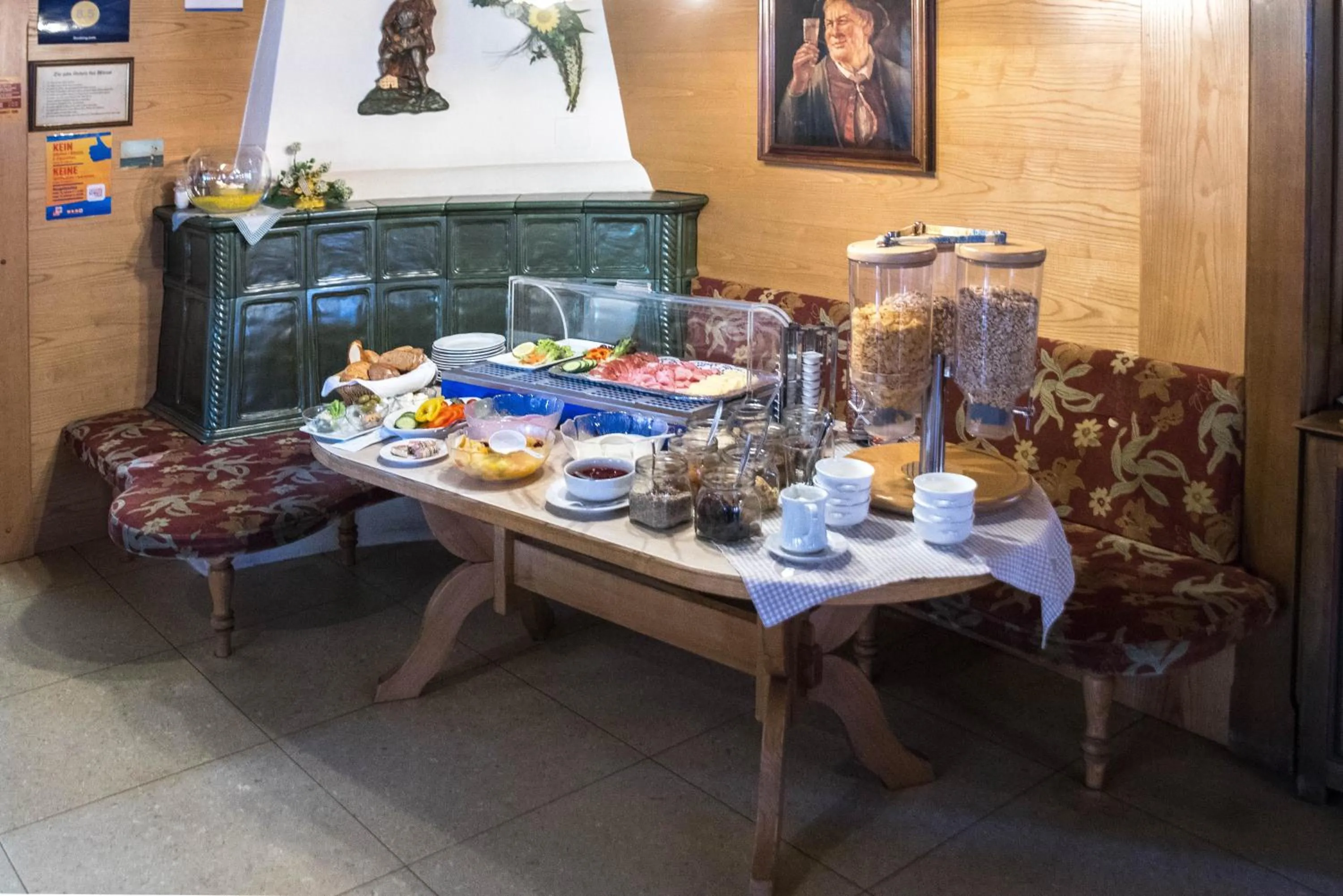 Buffet breakfast in Gasthof Pension Traube