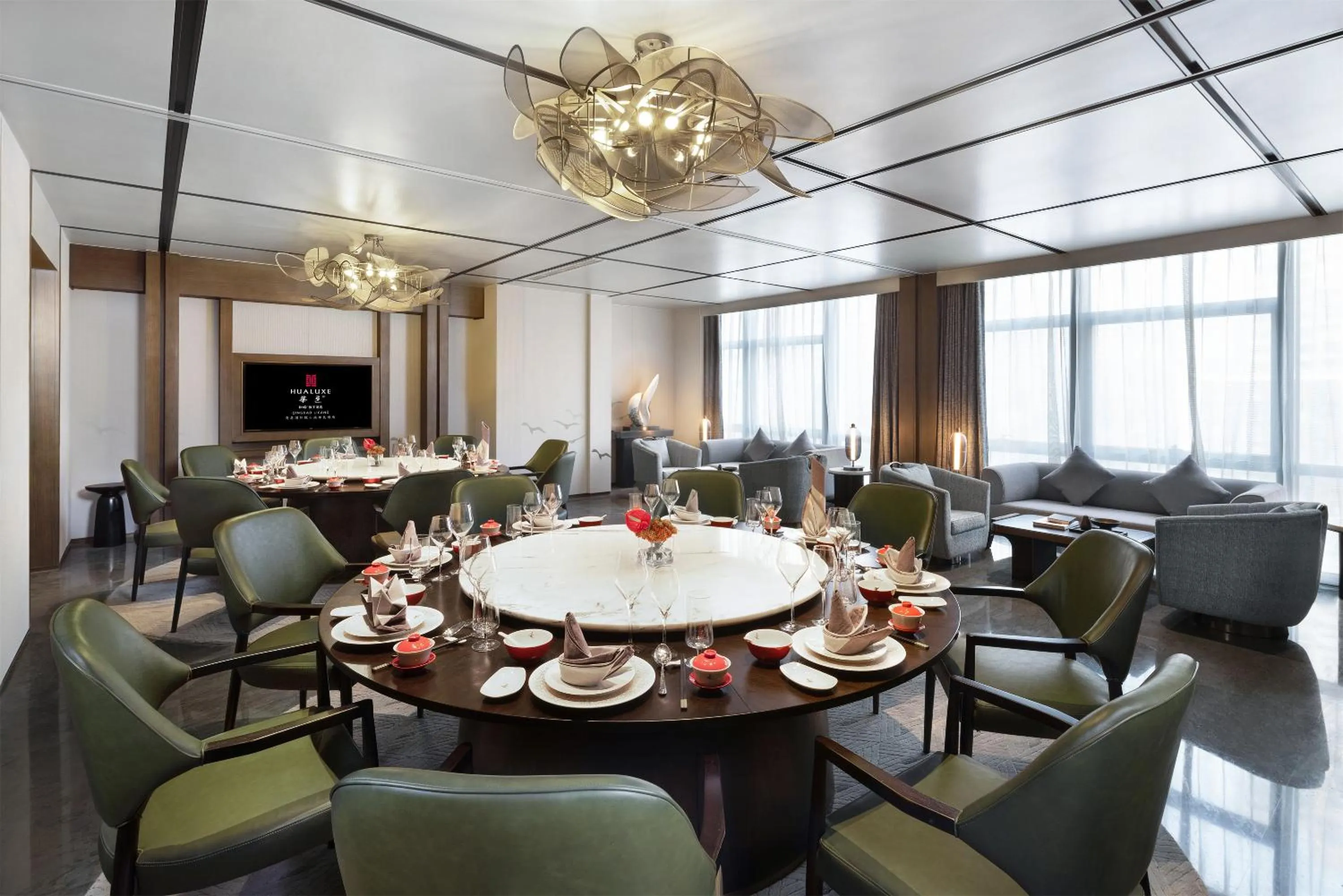 Restaurant/places to eat in HUALUXE Hotels and Resorts Qingdao Licang, an IHG Hotel