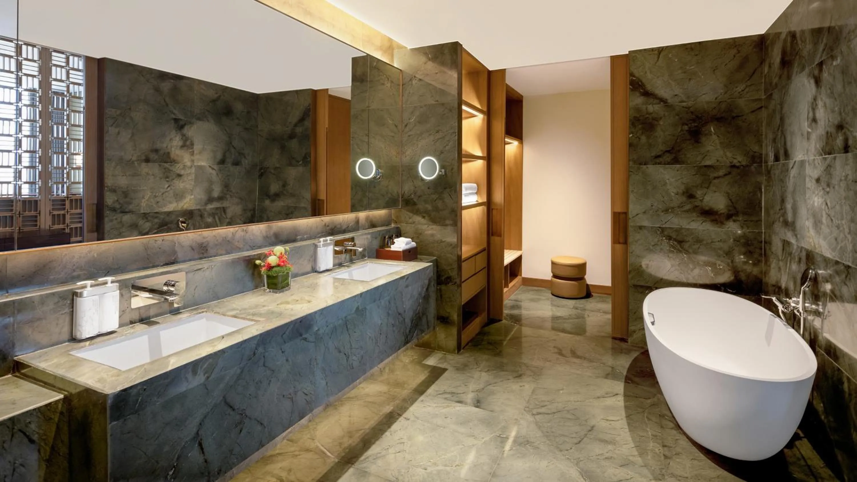 Toilet in HUALUXE Hotels and Resorts Qingdao Licang, an IHG Hotel