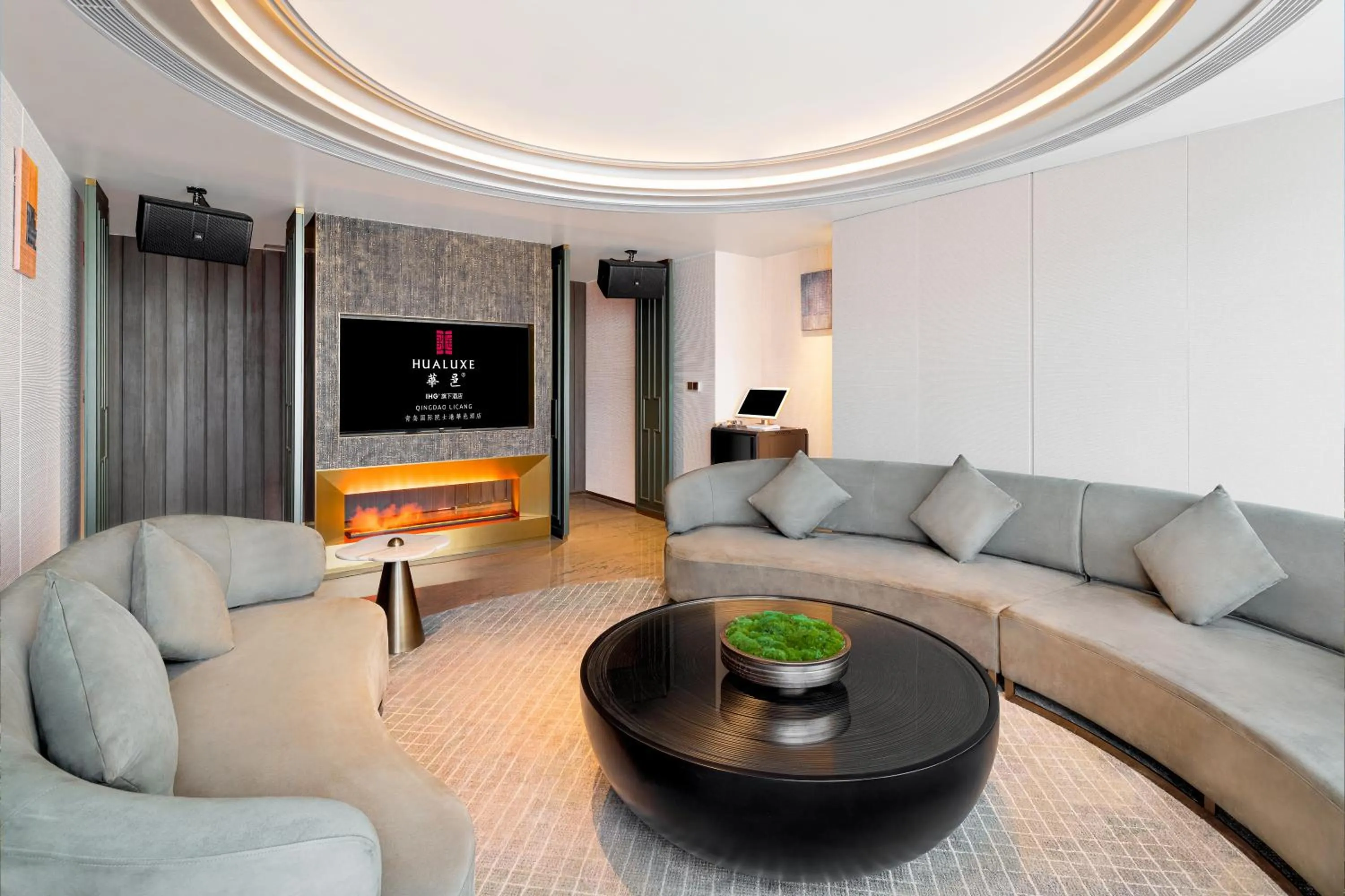 Restaurant/places to eat in HUALUXE Hotels and Resorts Qingdao Licang, an IHG Hotel