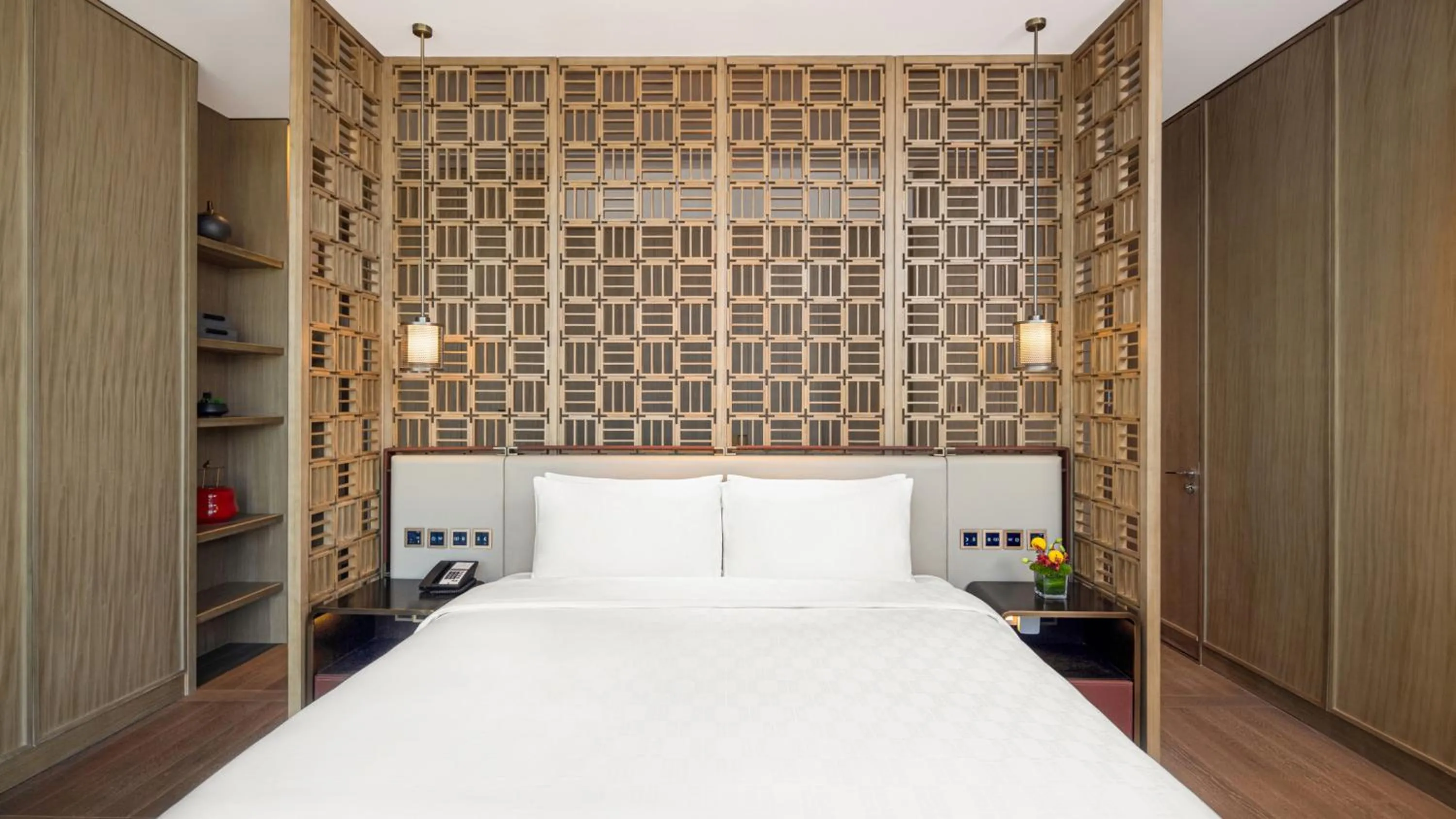 Bedroom, Bed in HUALUXE Hotels and Resorts Qingdao Licang, an IHG Hotel