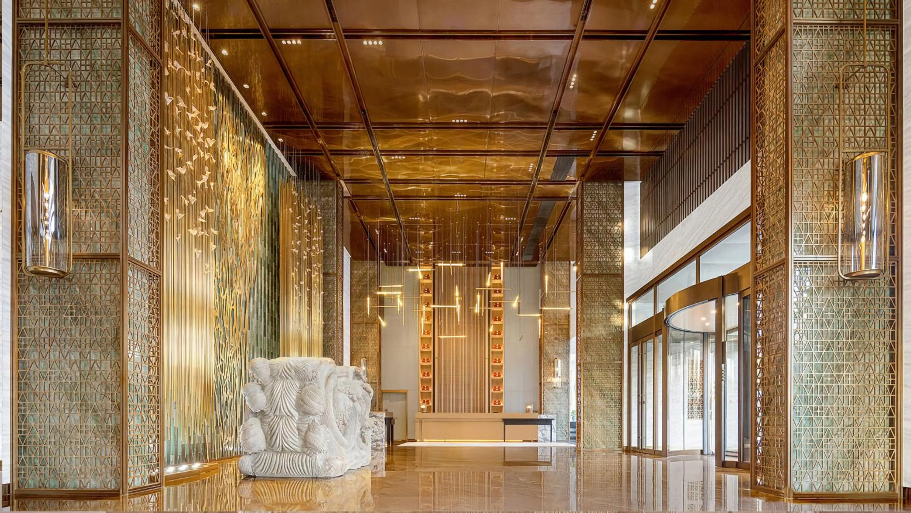 Lobby or reception in HUALUXE Hotels and Resorts Qingdao Licang, an IHG Hotel