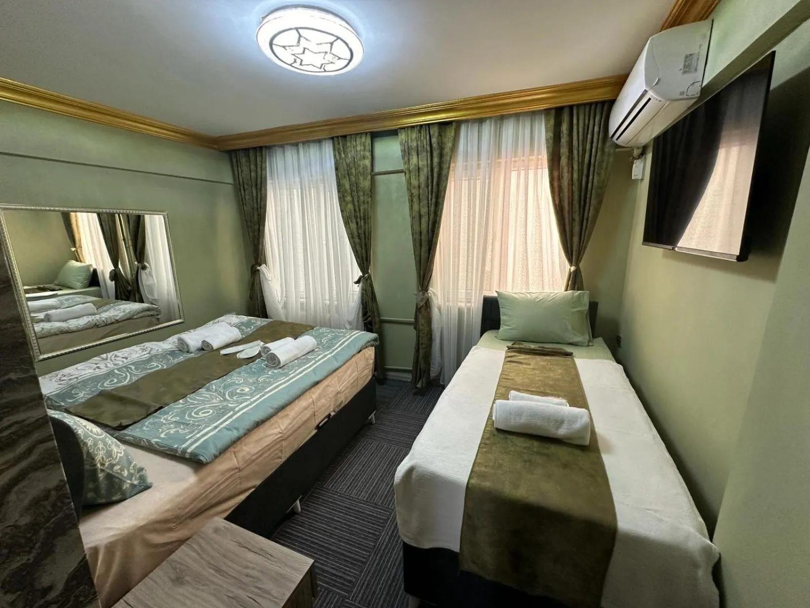 Classic Triple Room in Gür Royal Suit Aparts