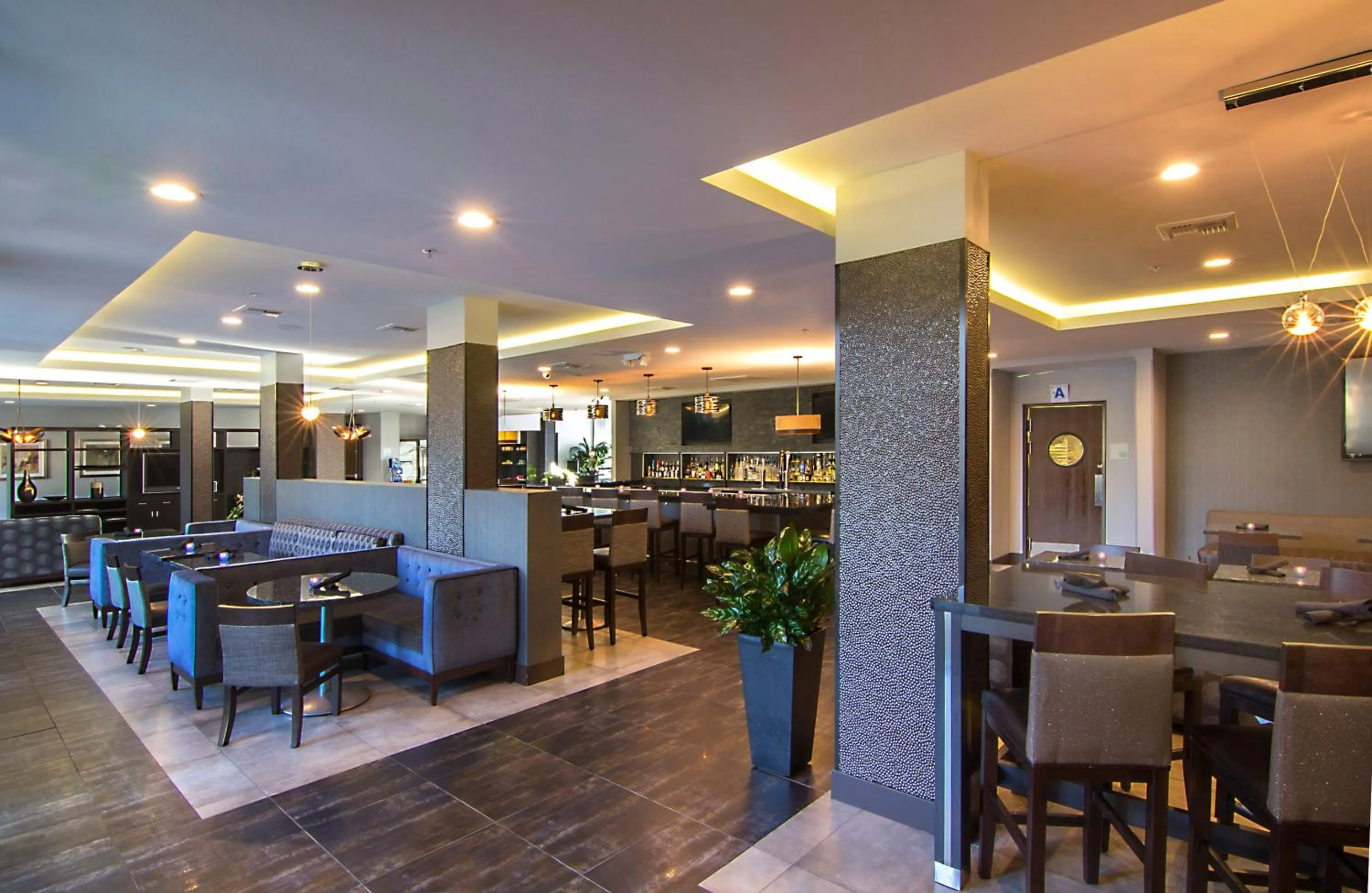 Restaurant/places to eat in Holiday Inn Carlsbad/San Diego, an IHG Hotel
