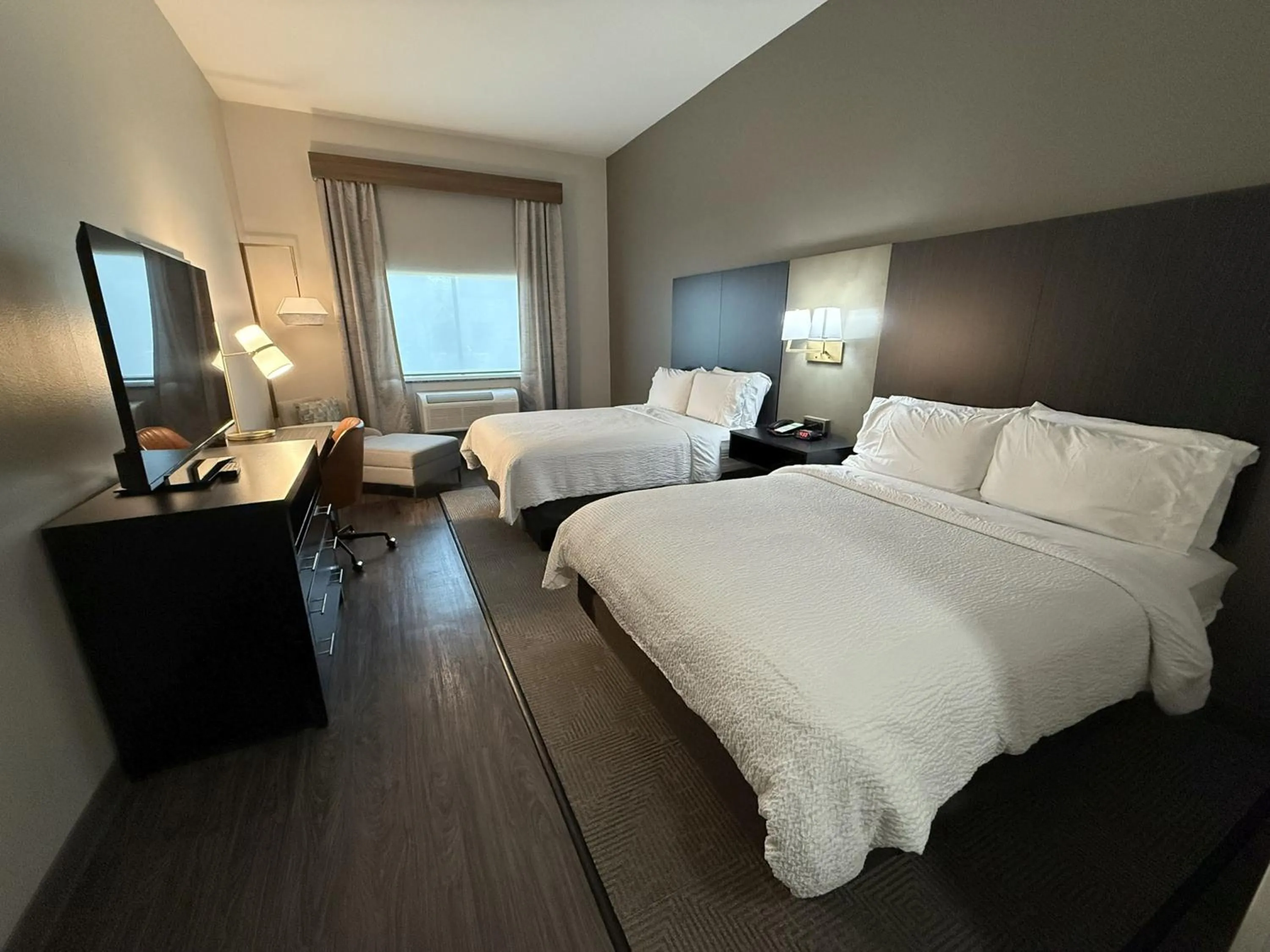 Bed in Holiday Inn Carlsbad/San Diego, an IHG Hotel