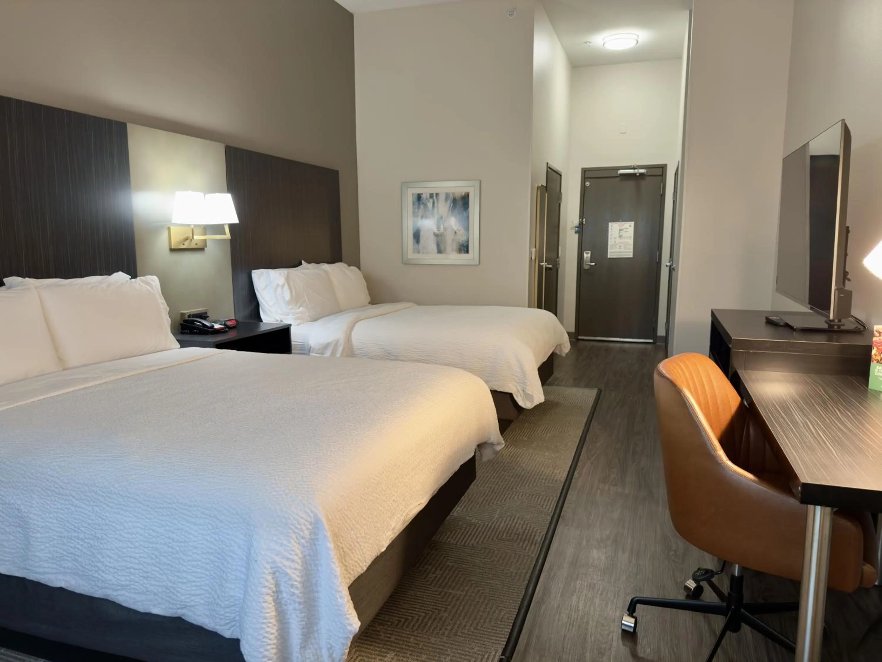 Bed in Holiday Inn Carlsbad/San Diego, an IHG Hotel