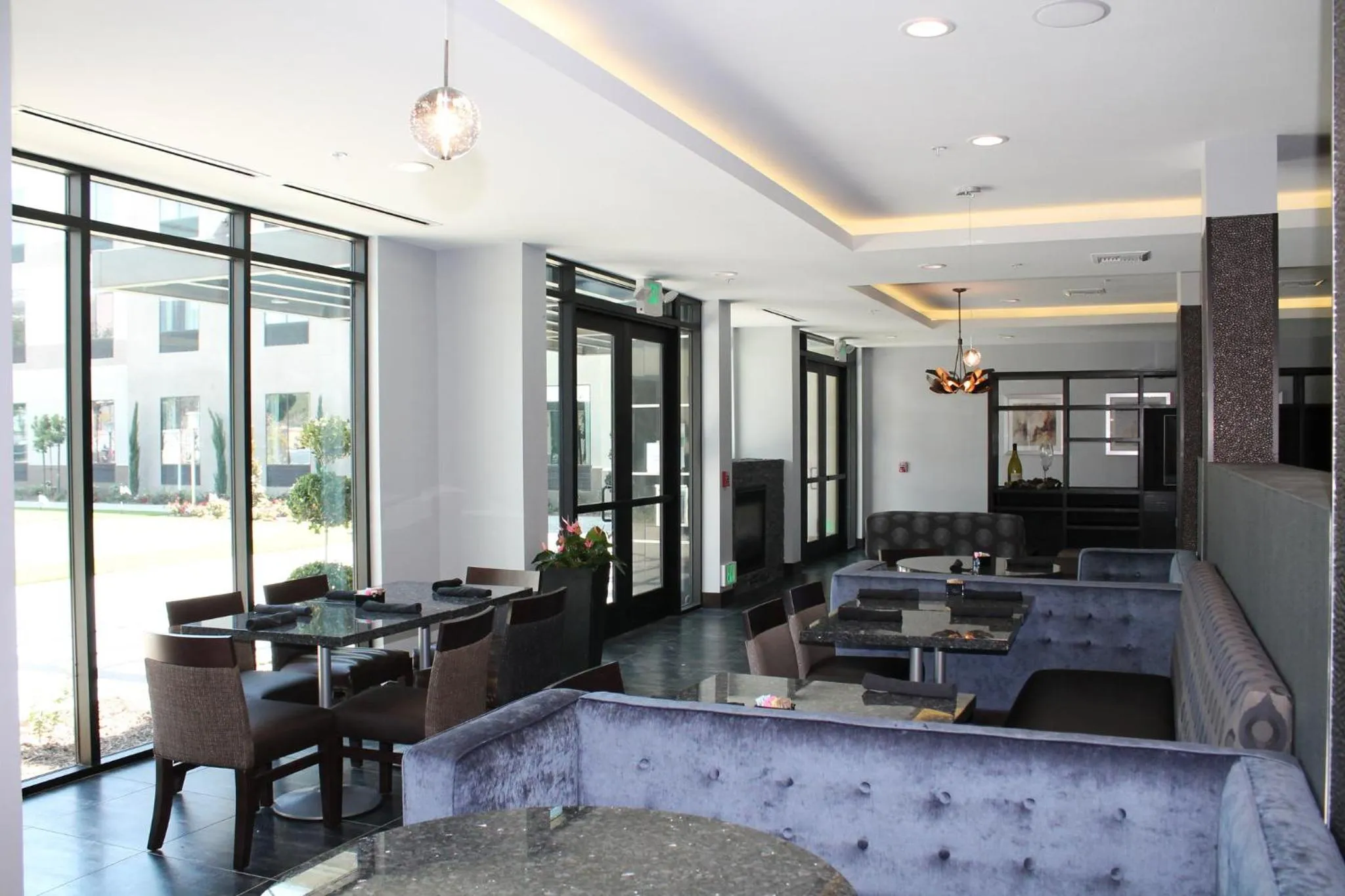 Restaurant/places to eat in Holiday Inn Carlsbad/San Diego, an IHG Hotel