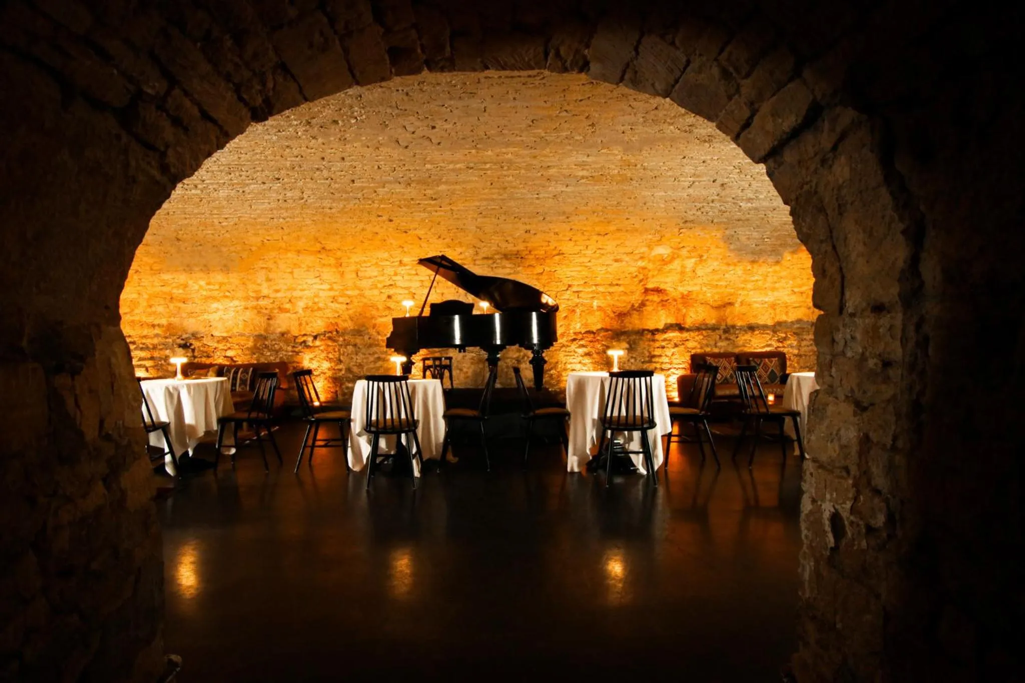 Evening entertainment in Kings Head