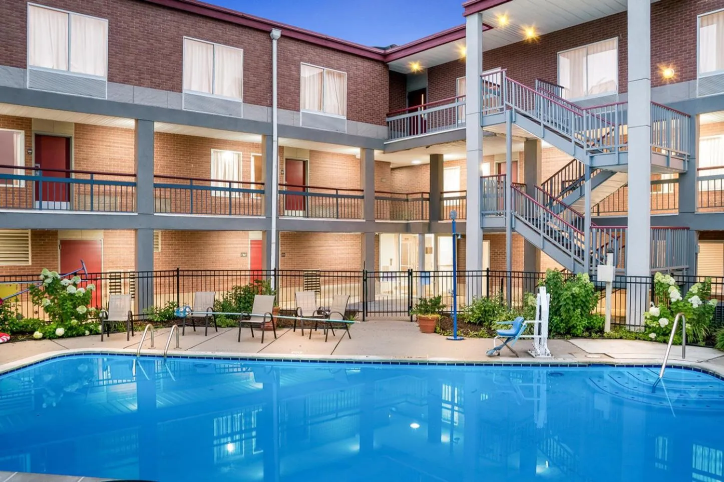 Property building in HomeTowne Studios by Red Roof Auburn Hills