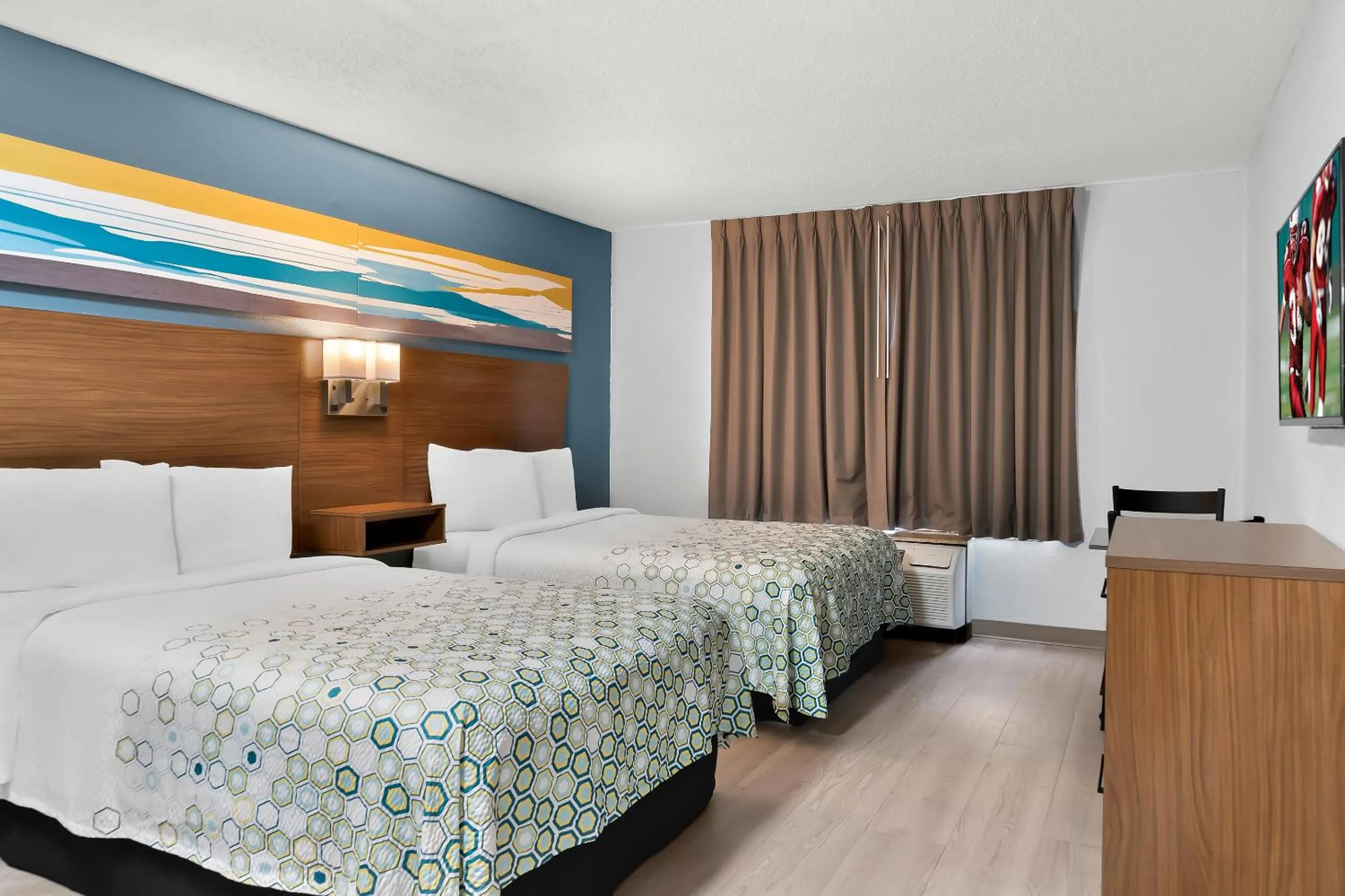 Photo of the whole room, Bed in HomeTowne Studios by Red Roof Auburn Hills