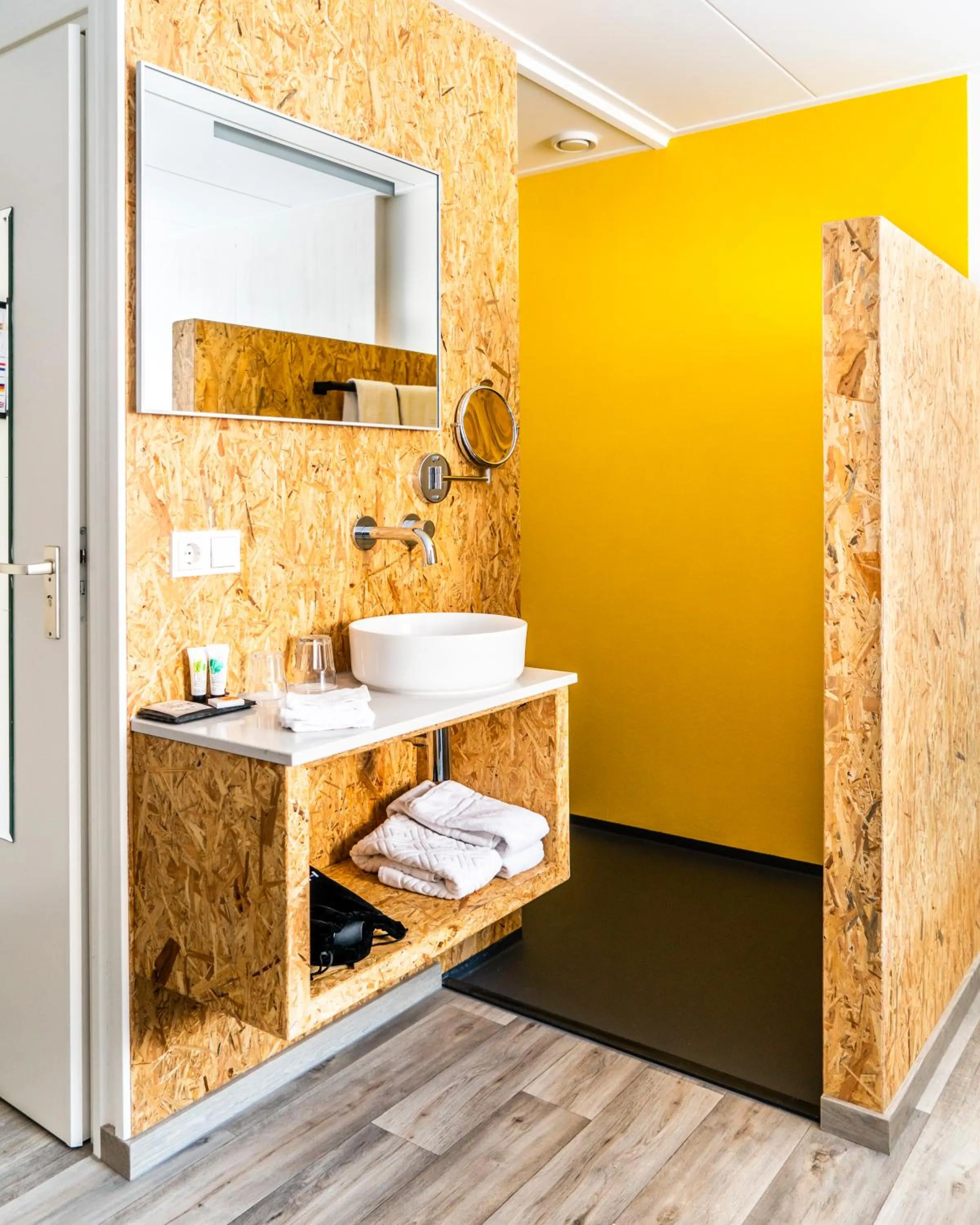 Shower in Boutique Hotel Charley's