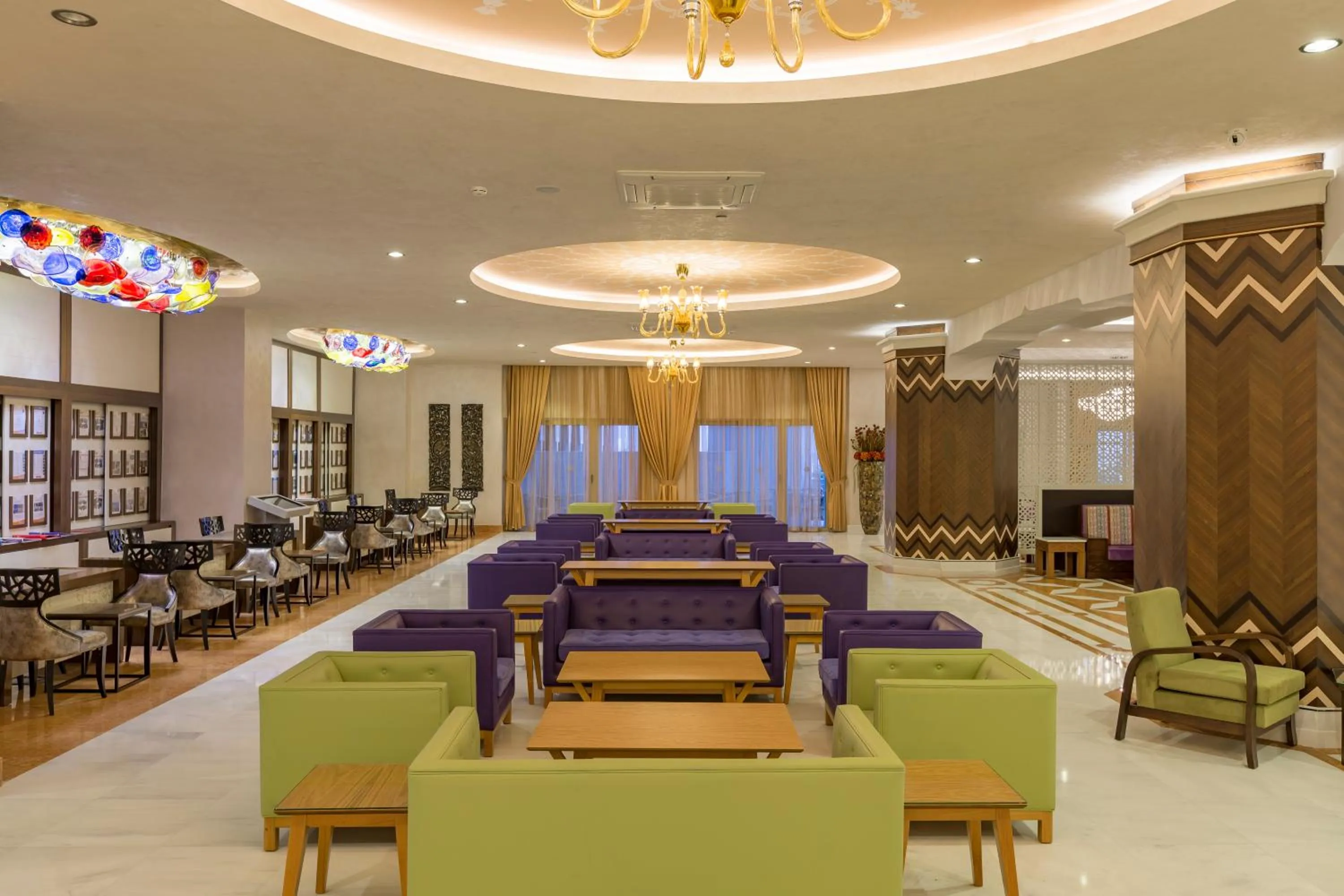 Lobby or reception in Royal Taj Mahal Hotel