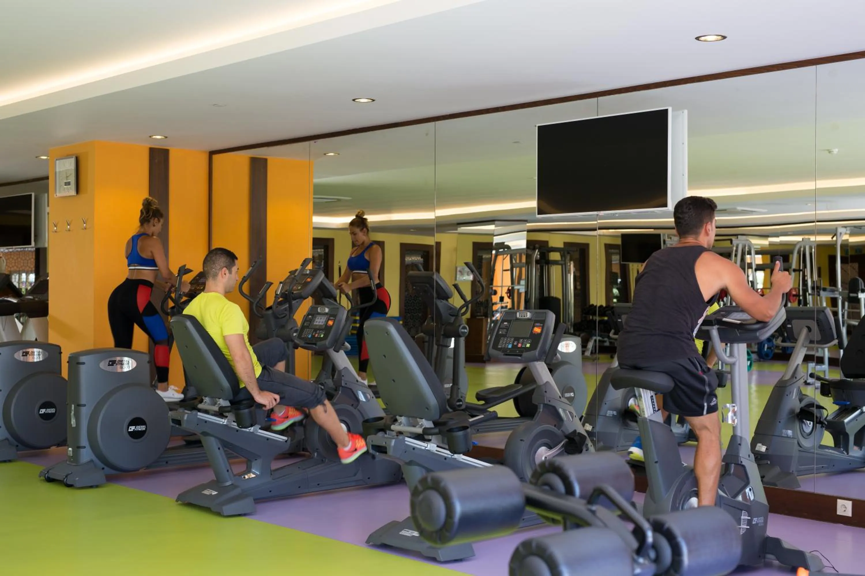 Fitness centre/facilities in Royal Taj Mahal Hotel