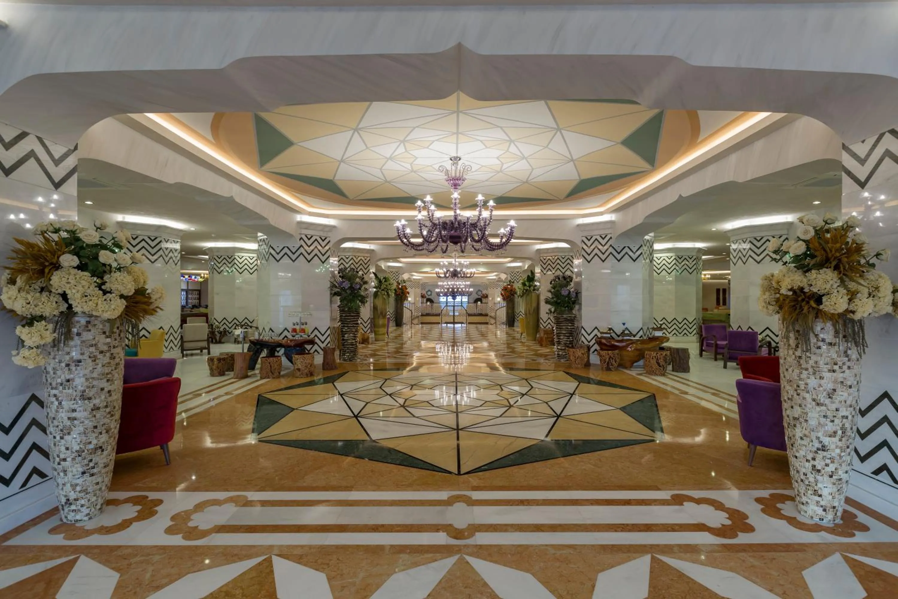 Lobby or reception in Royal Taj Mahal Hotel