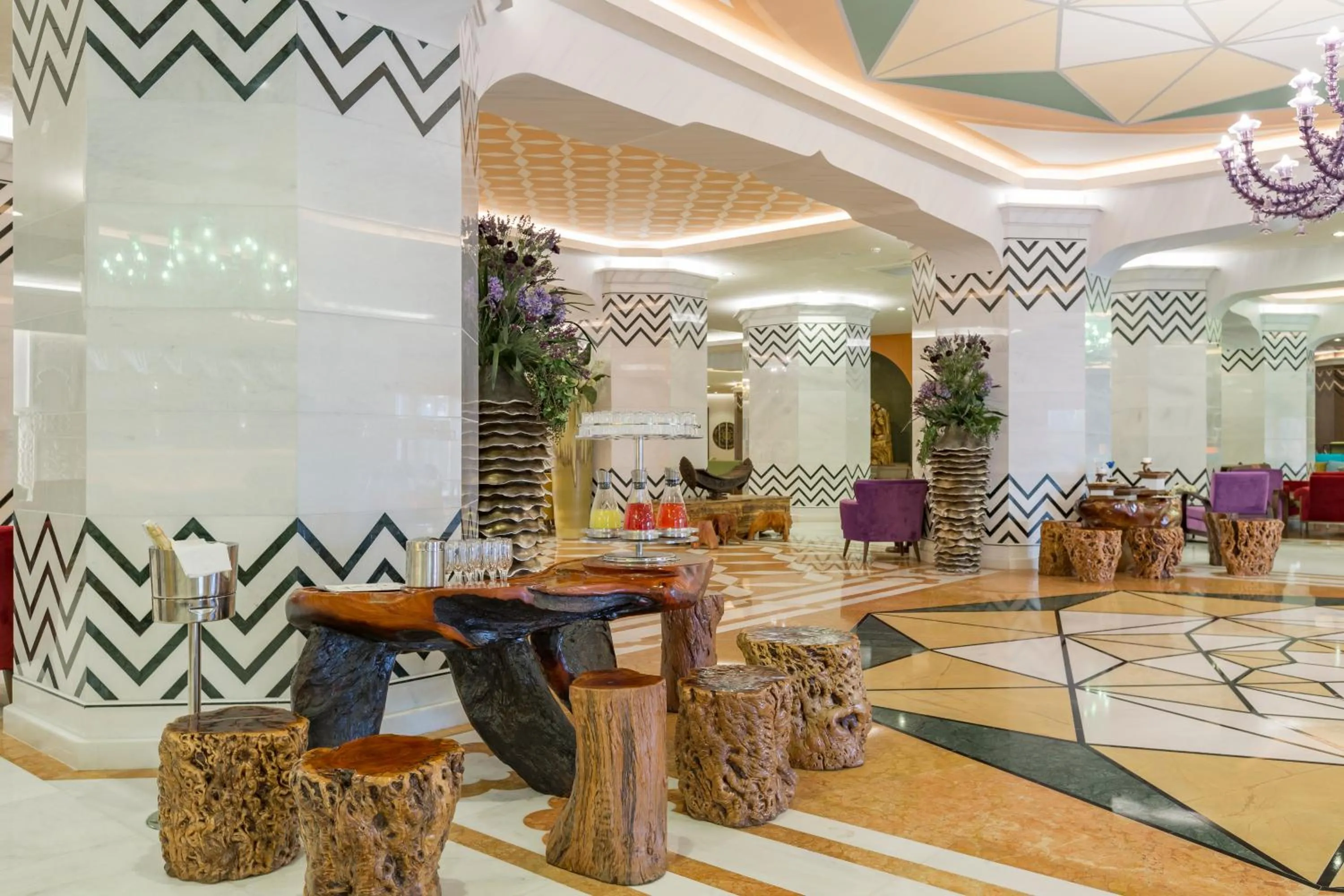 Lobby or reception in Royal Taj Mahal Hotel