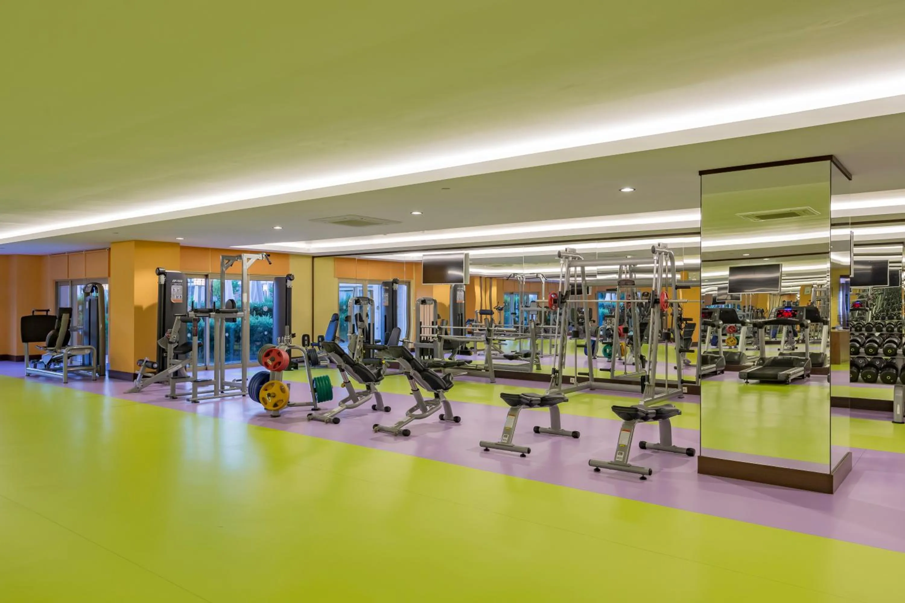 Fitness centre/facilities in Royal Taj Mahal Hotel