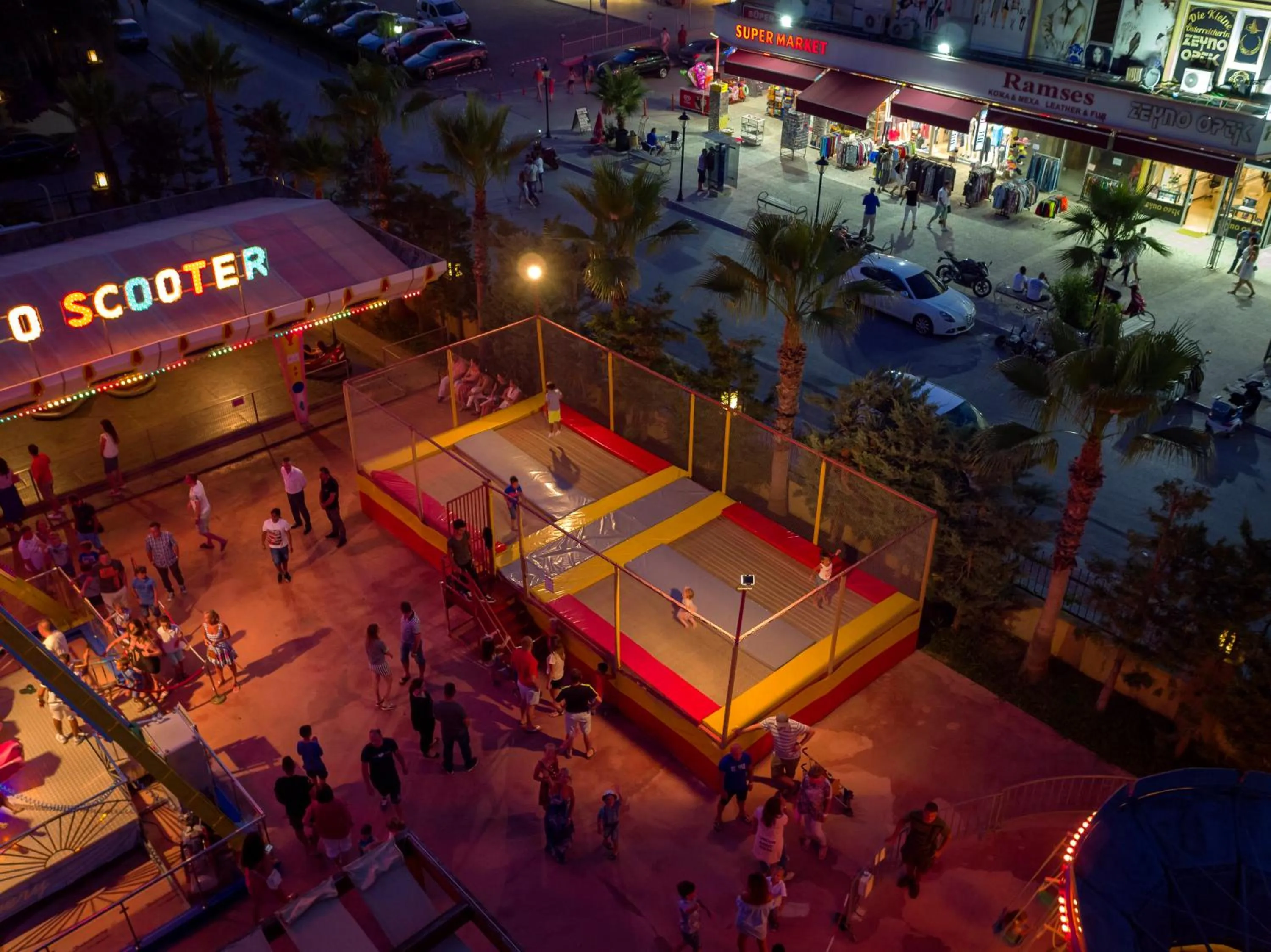 Entertainment in Royal Taj Mahal Hotel