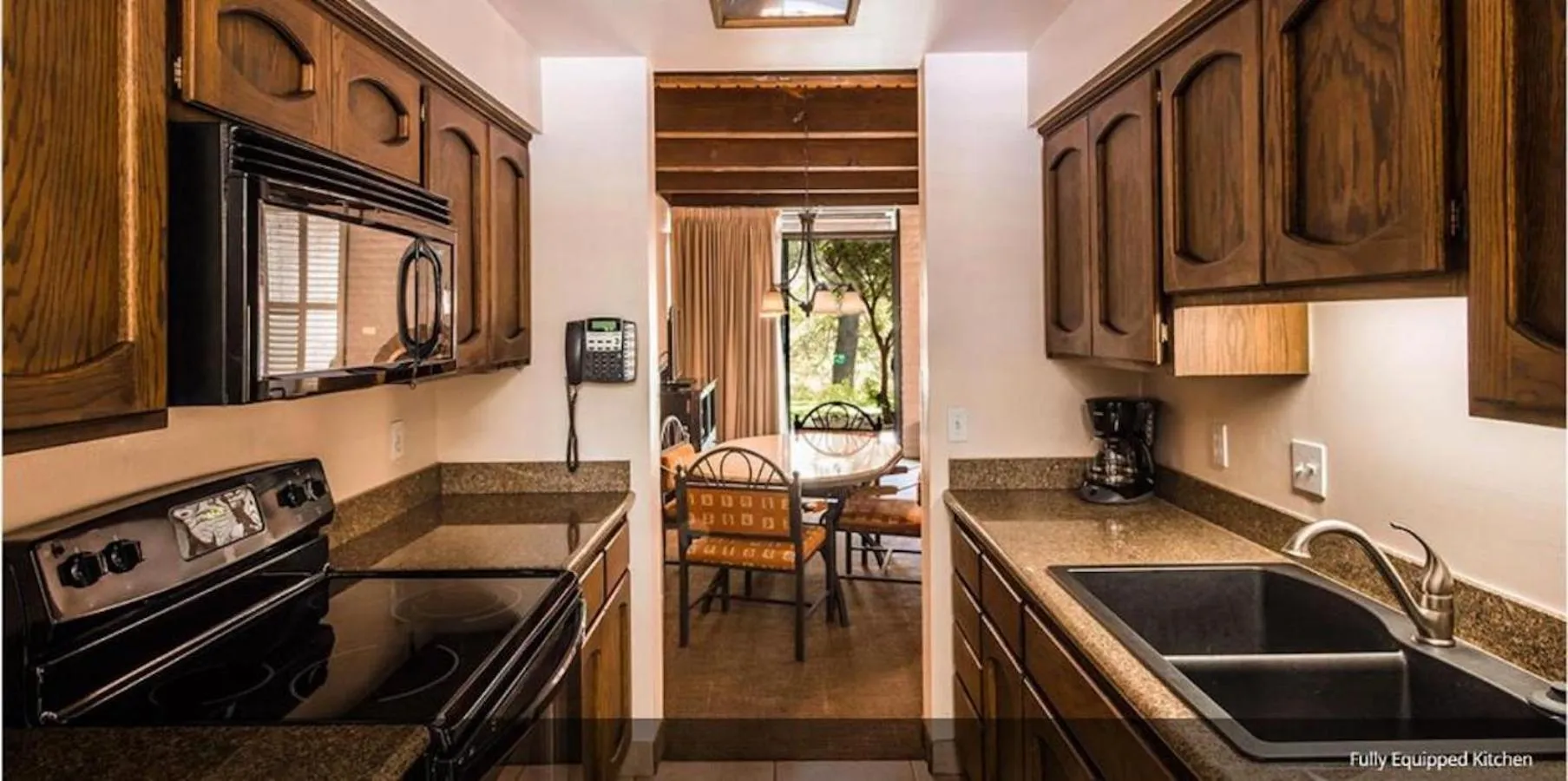 Kitchen or kitchenette in Arroyo Roble Resort at Oak Creek