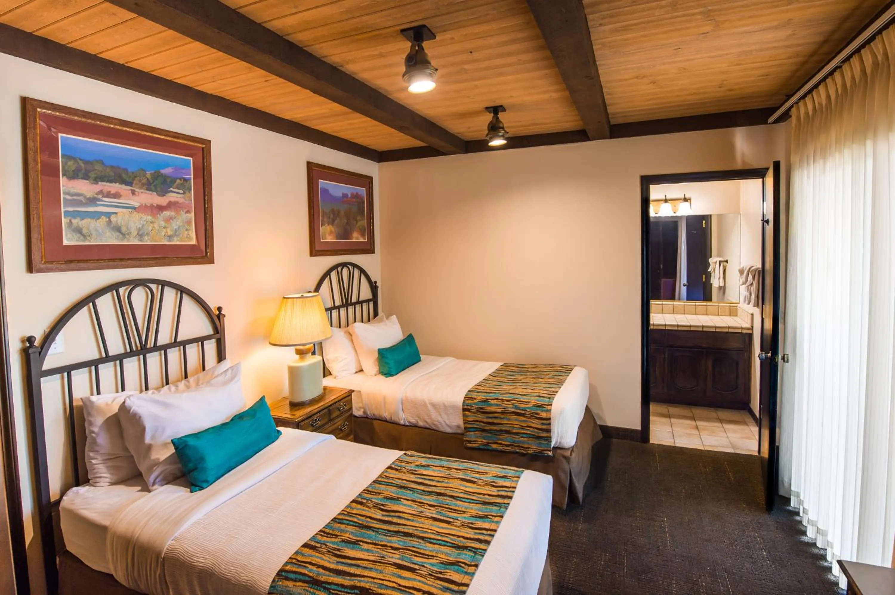 Bedroom, Bed in Arroyo Roble Resort at Oak Creek