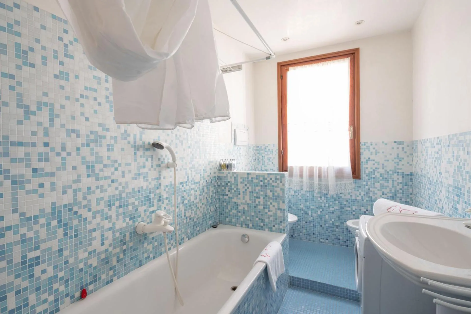 Shower in Ca' Coriandolo