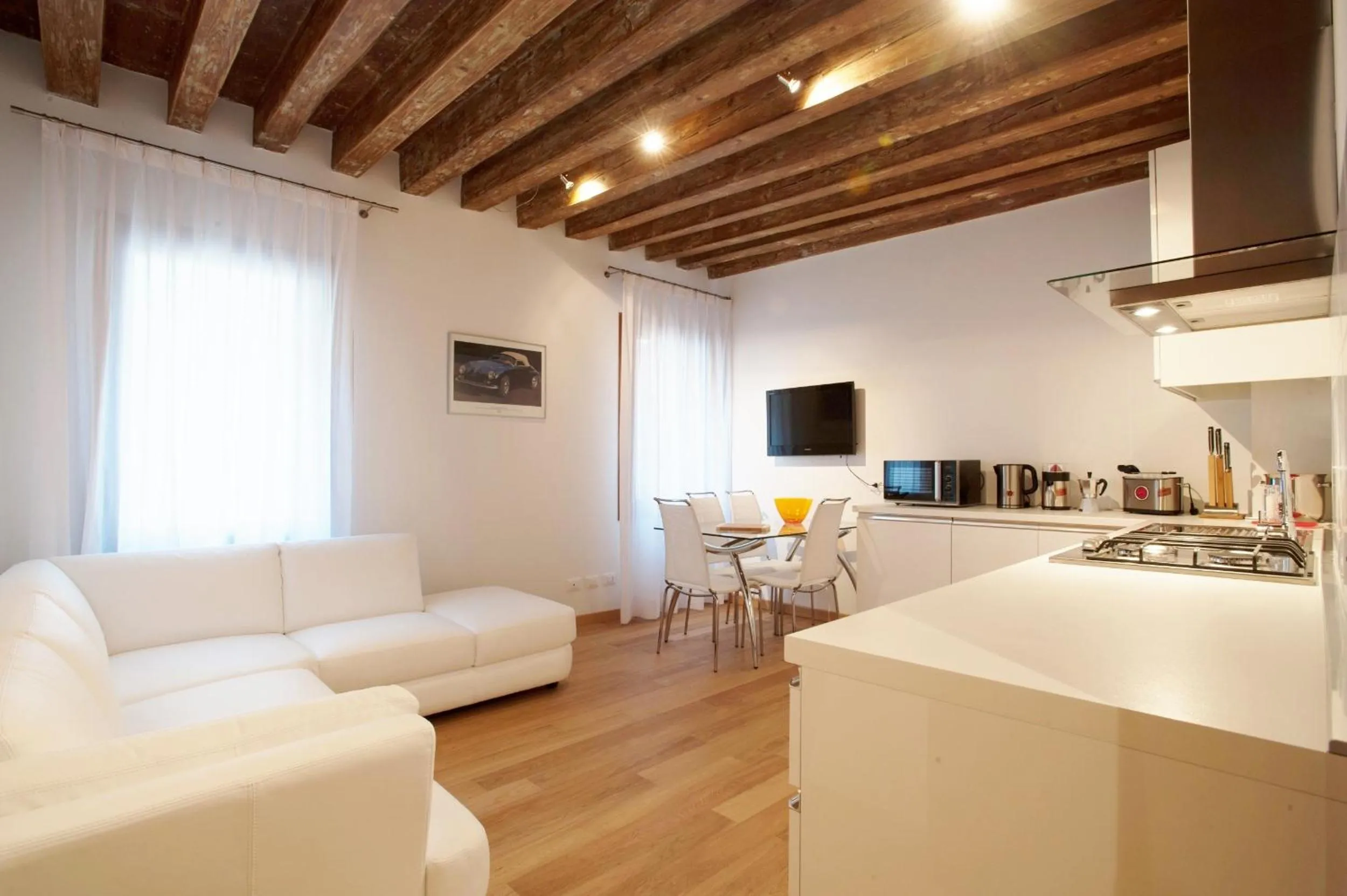 Day in The Lion's House APT2